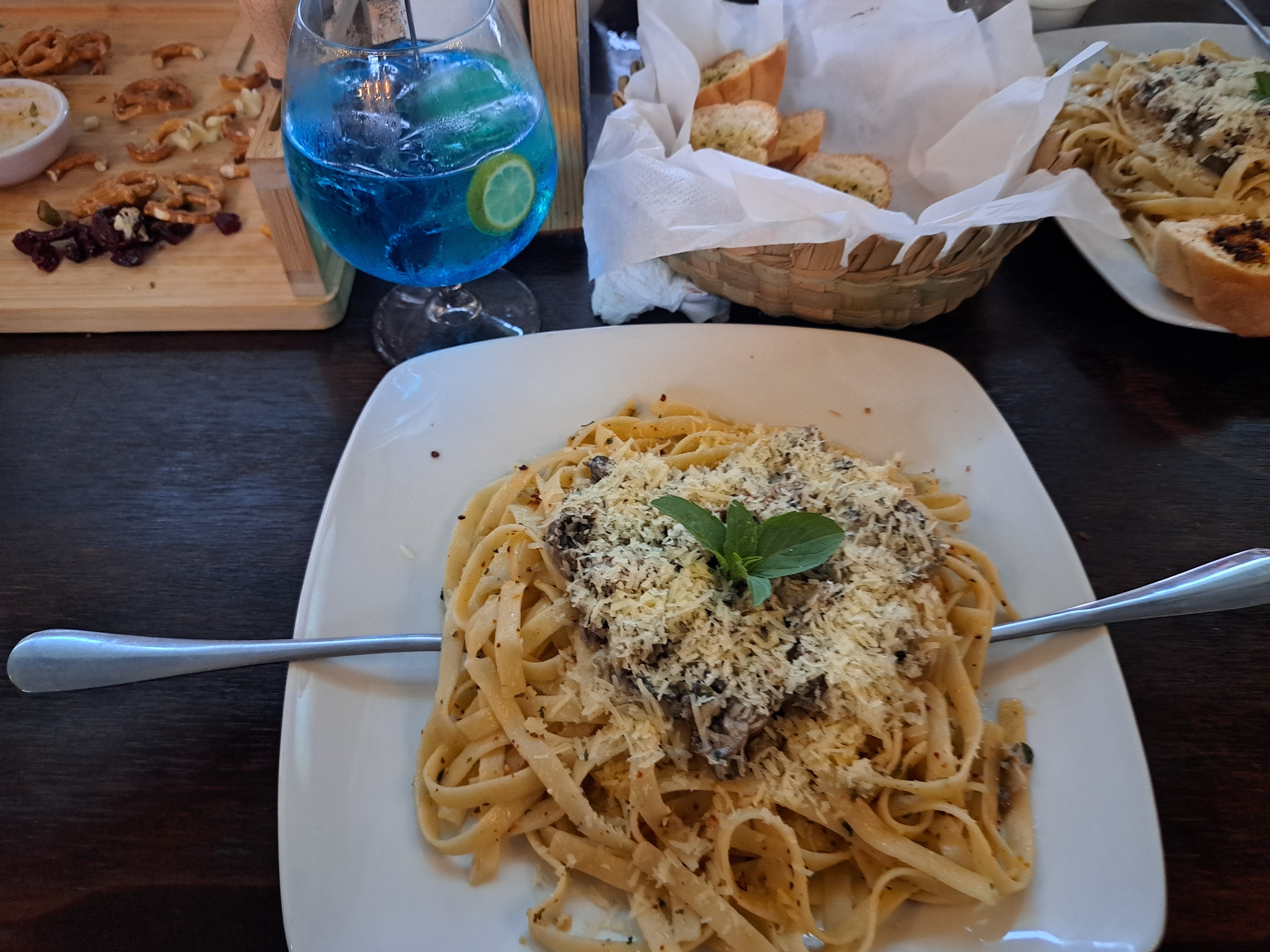 Plutarcos Bar image 8