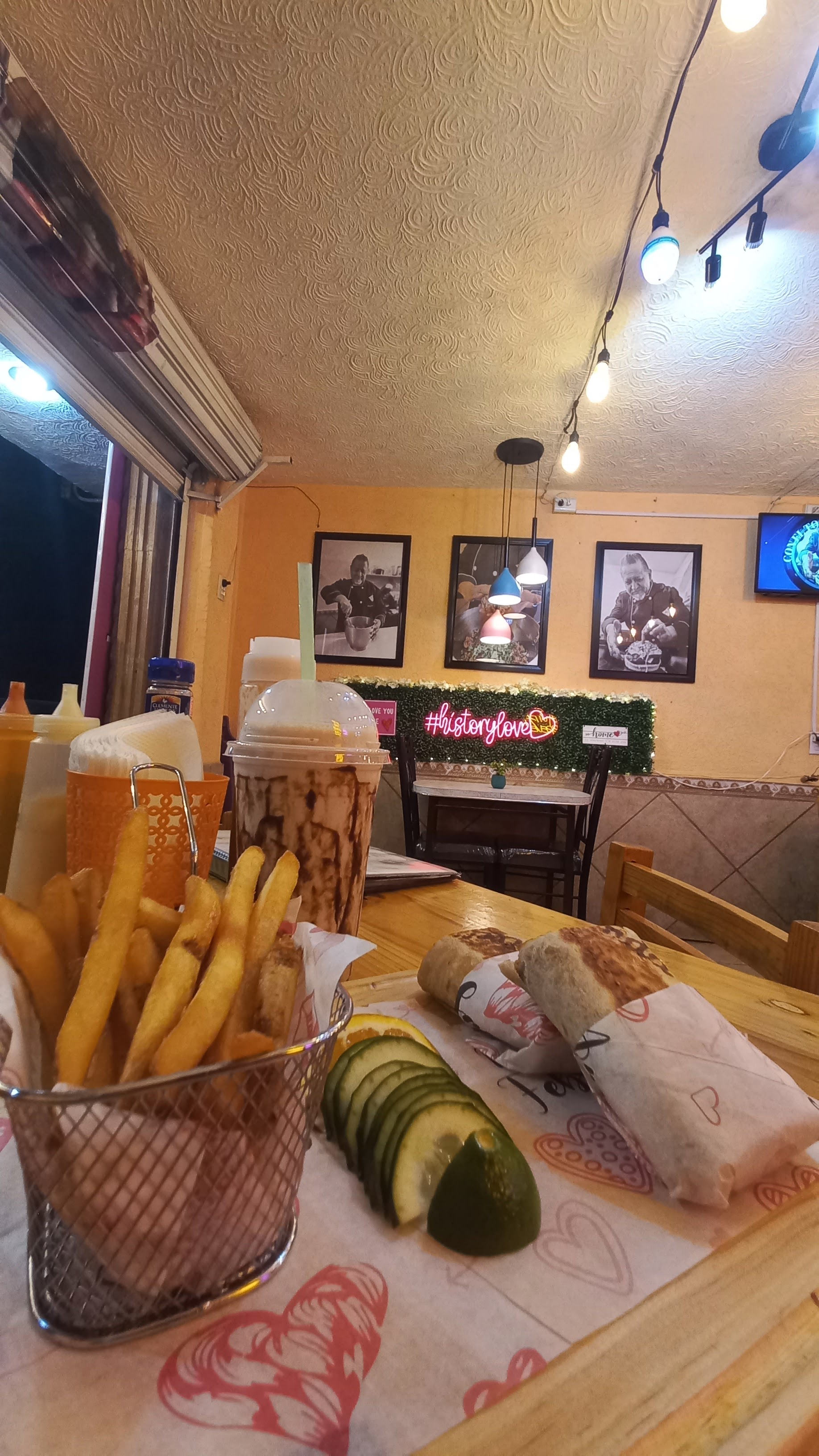 EVELINDA, ALIMENTOS Y BEBIDAS image 5