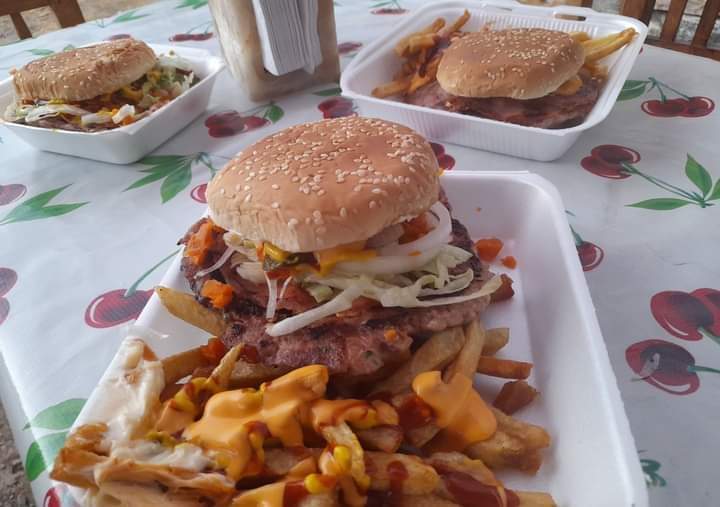 Muri's Burgers image 4