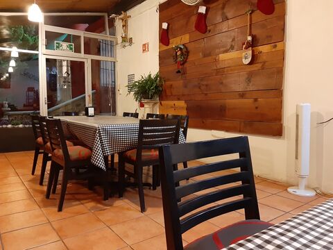 Falos Pizza image 8
