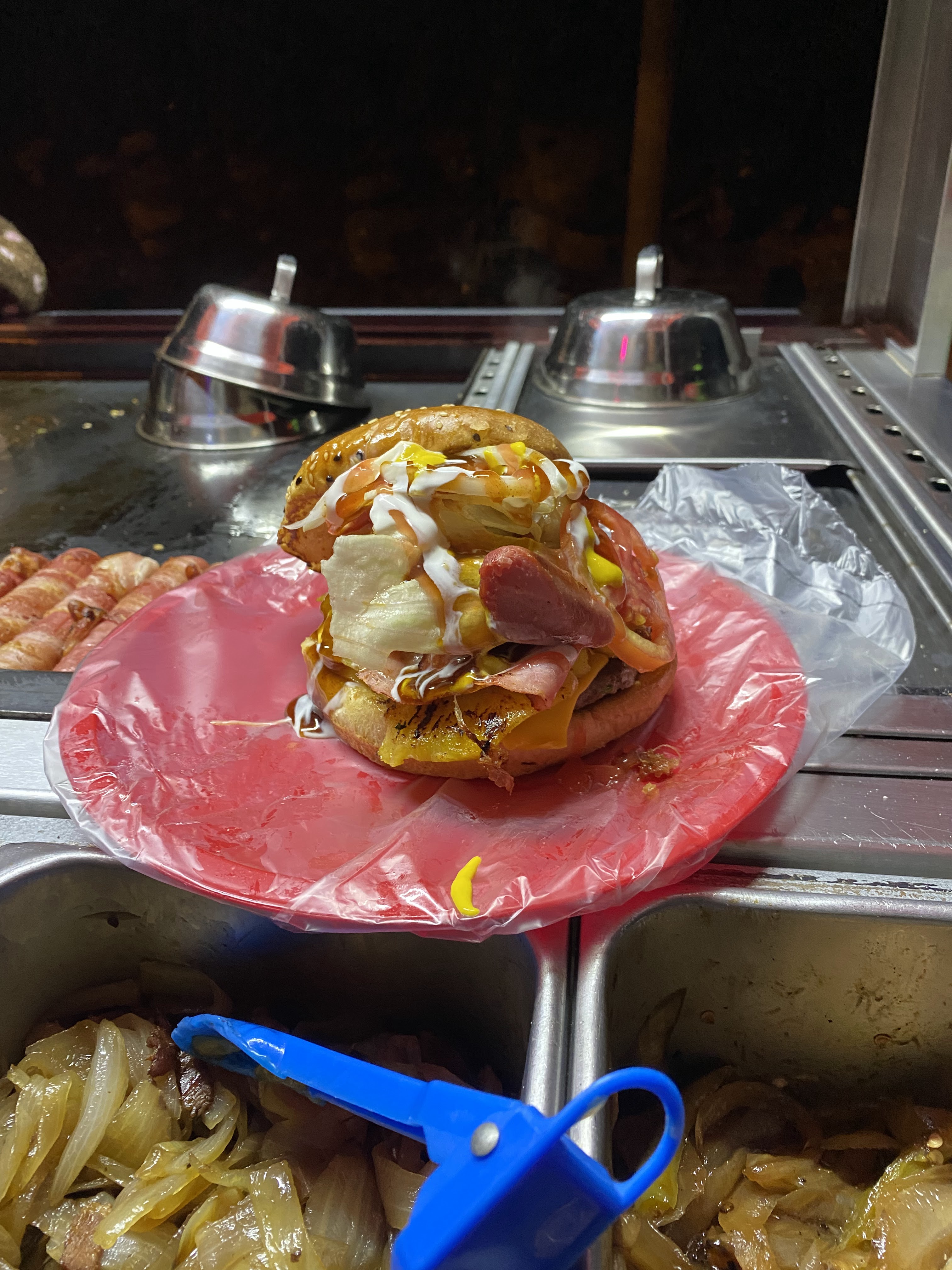 Hambruna Hamburguesería y Dogos image 2