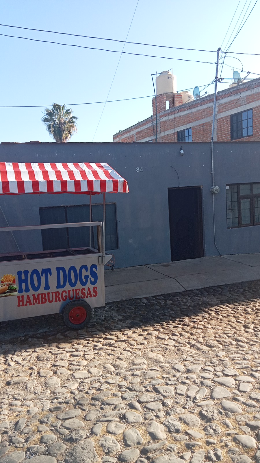 Hambruna Hamburguesería y Dogos image 5