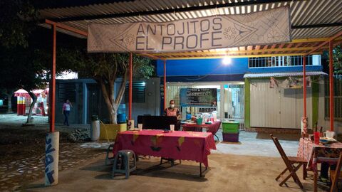 Antojitos "El Profe" image 1