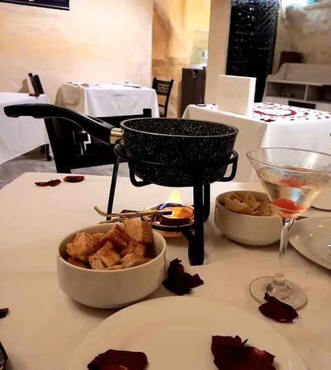 Los Fondues image 7