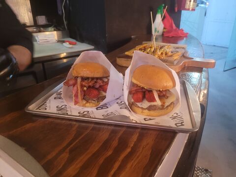 Buns Burgers & Shakes Periférico image 4
