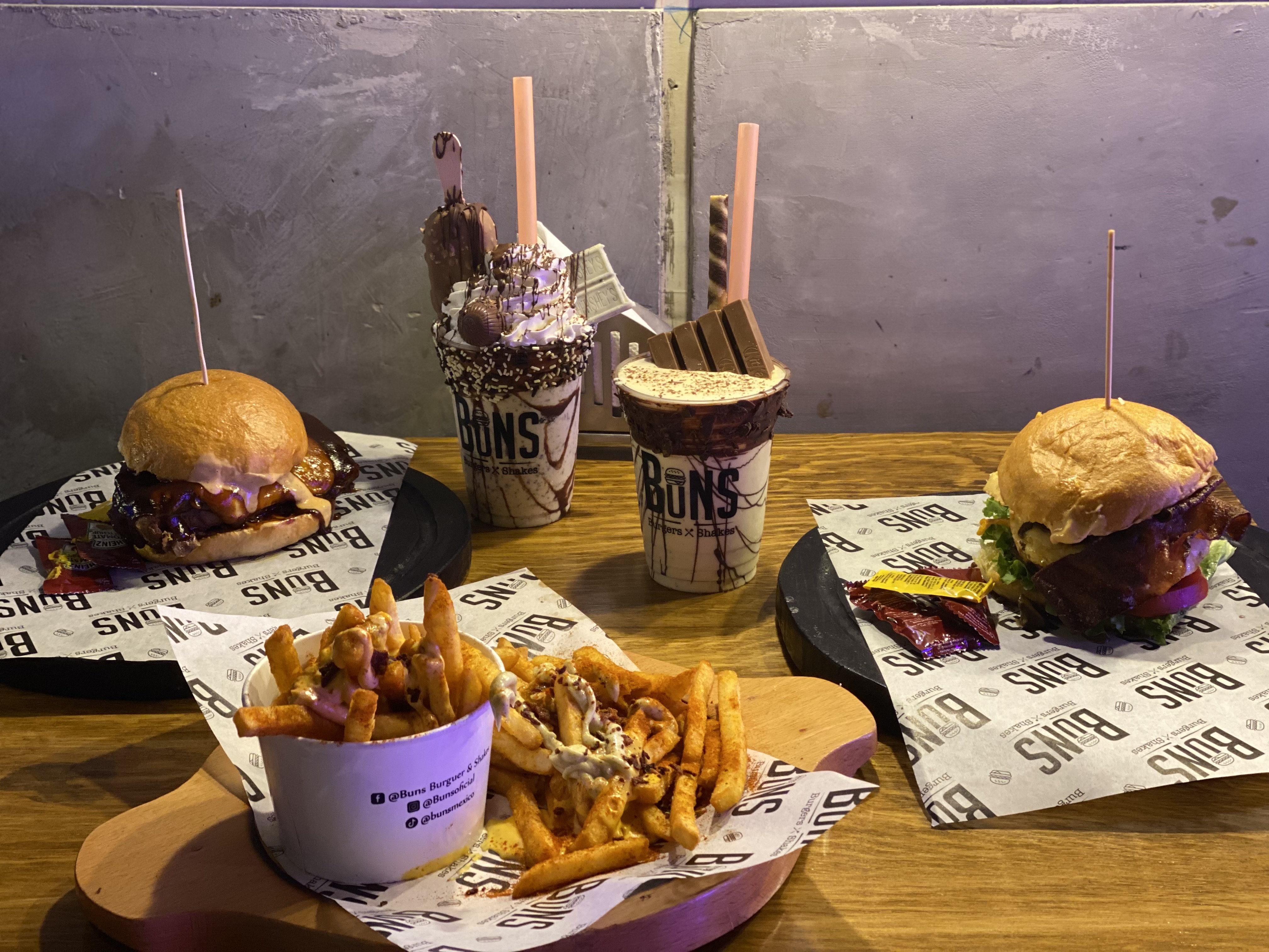 Buns Burgers & Shakes Periférico image 6
