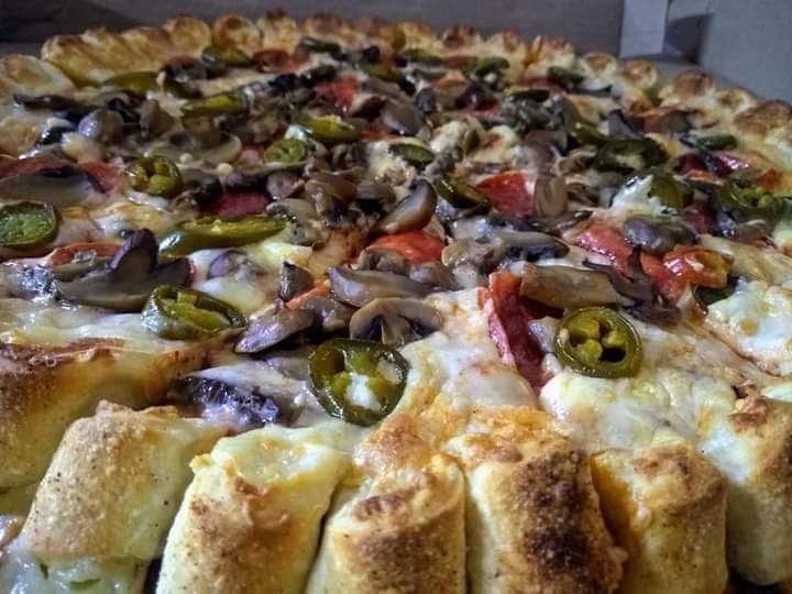 Yana's Pizza & More image 1