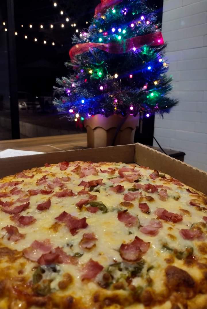 Yana's Pizza & More image 3