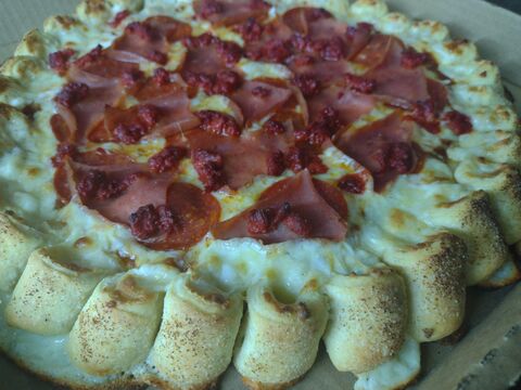 Yana's Pizza & More image 5