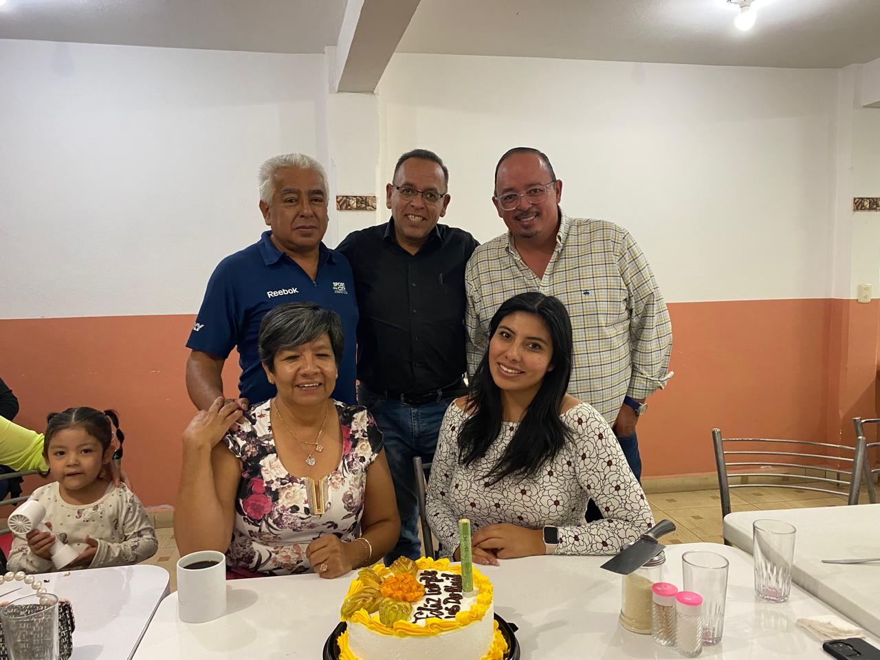 Buffet de comida "El sotano" image 8