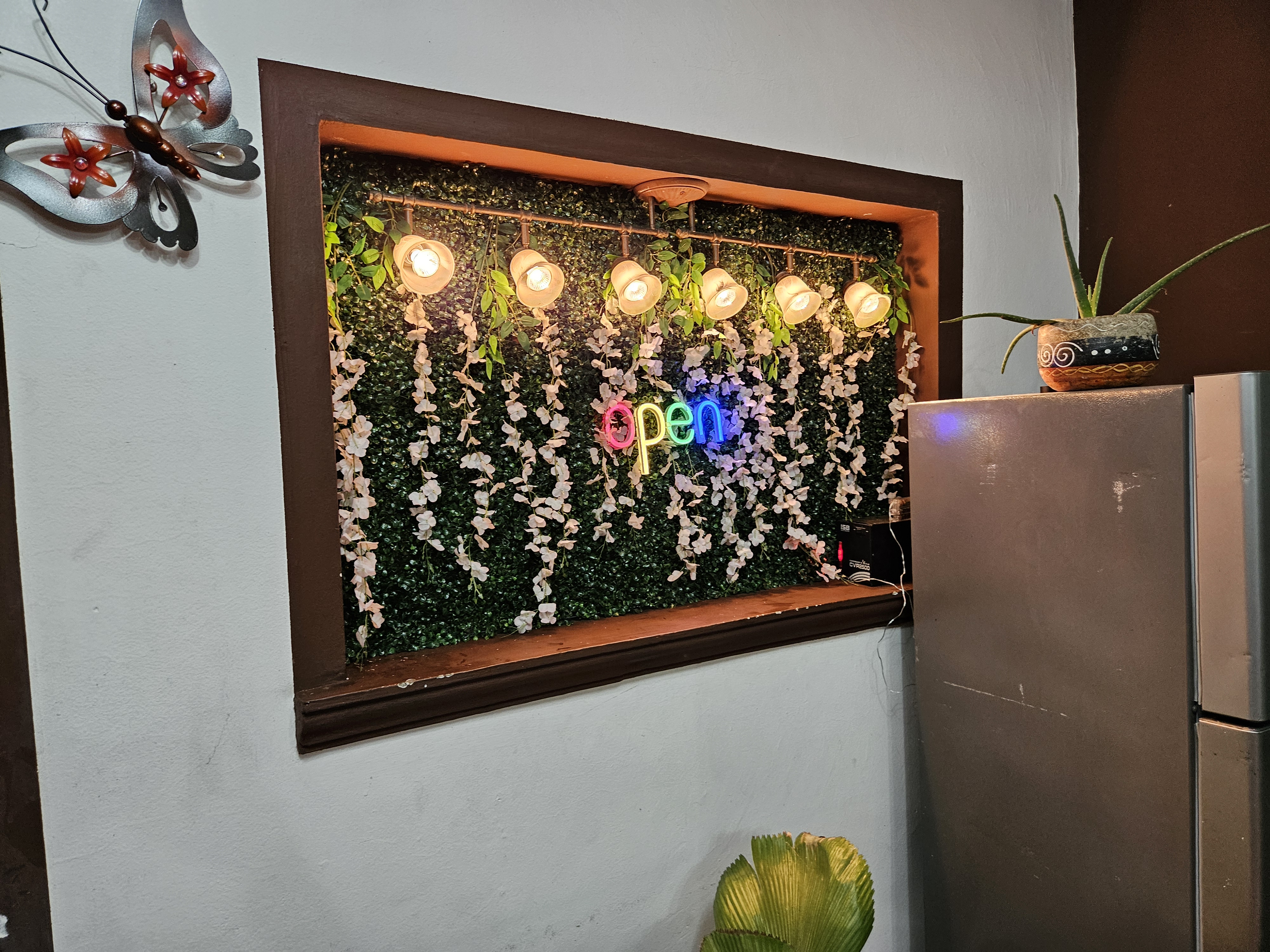 ANTOJITOS "EL PORTÓN" image 1