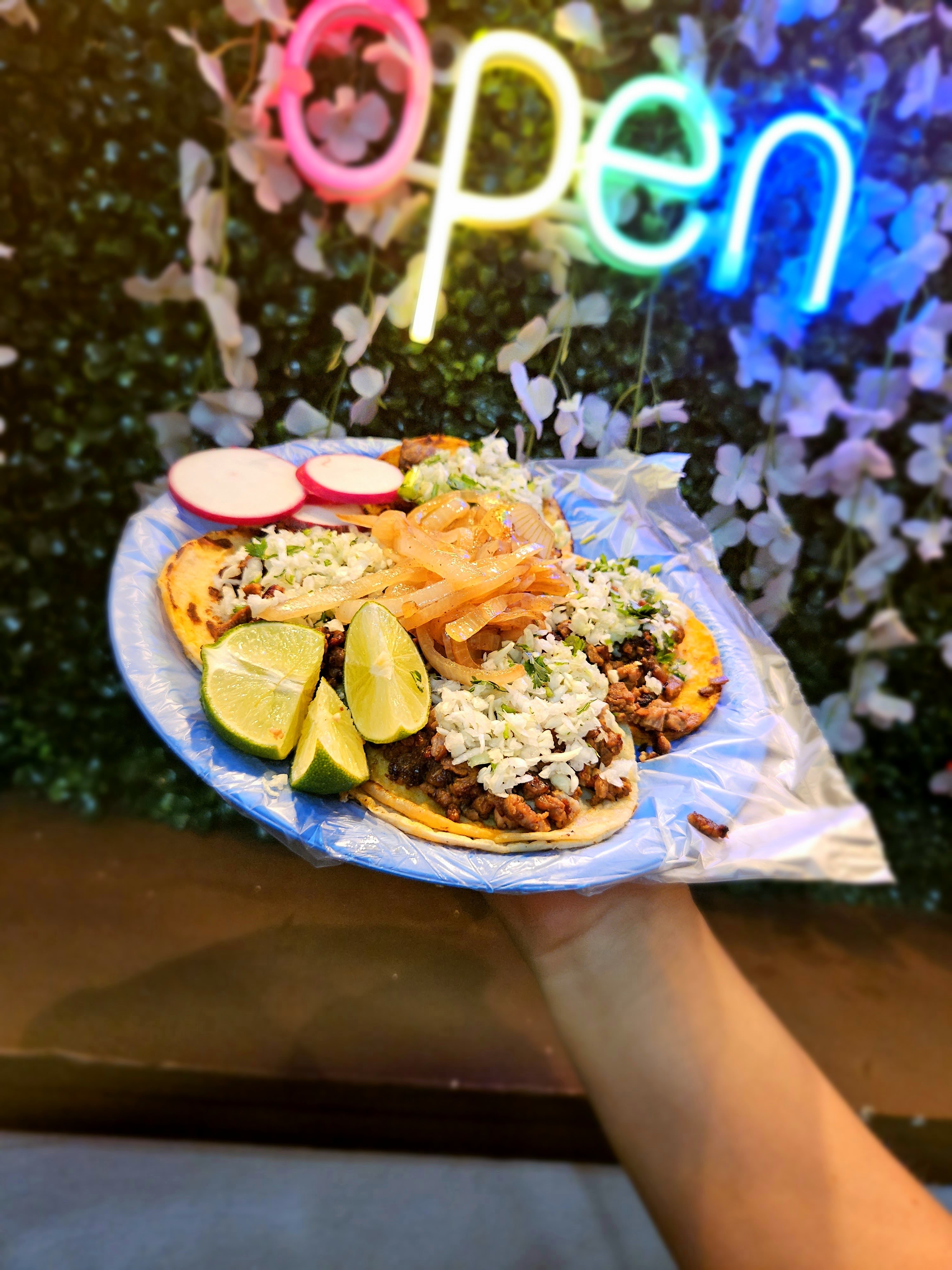 ANTOJITOS "EL PORTÓN" image 2