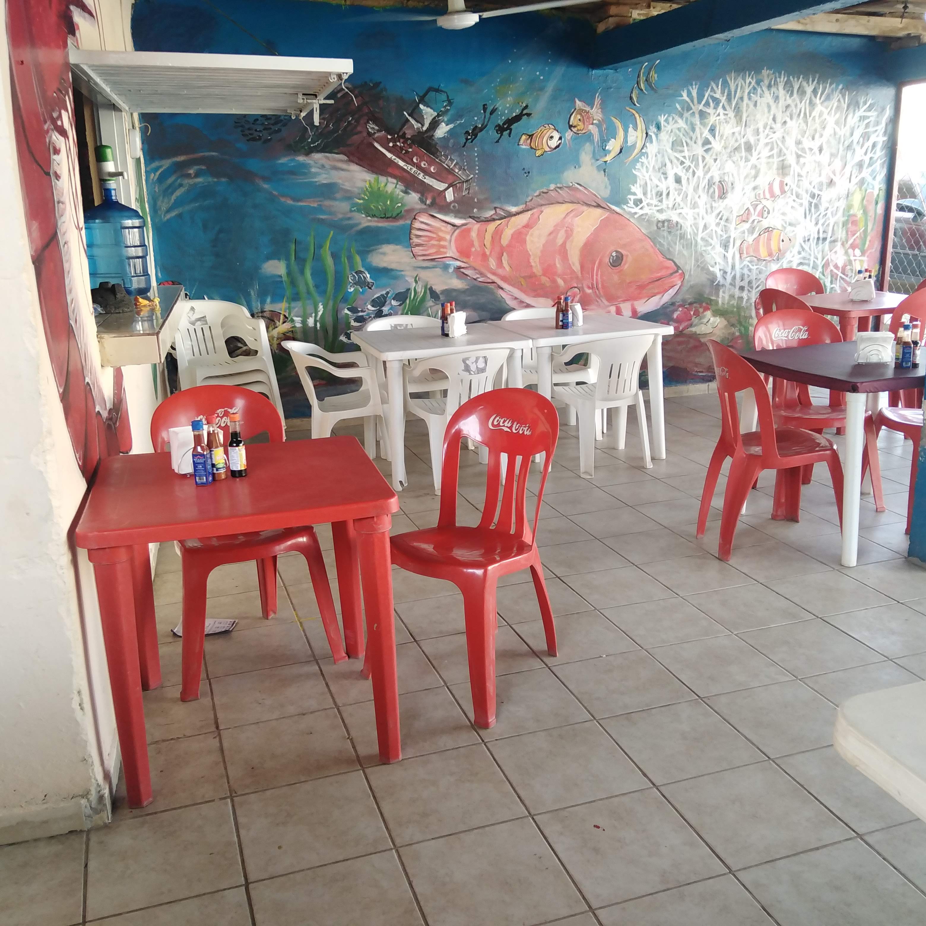 Mariscos los Plebes image 3