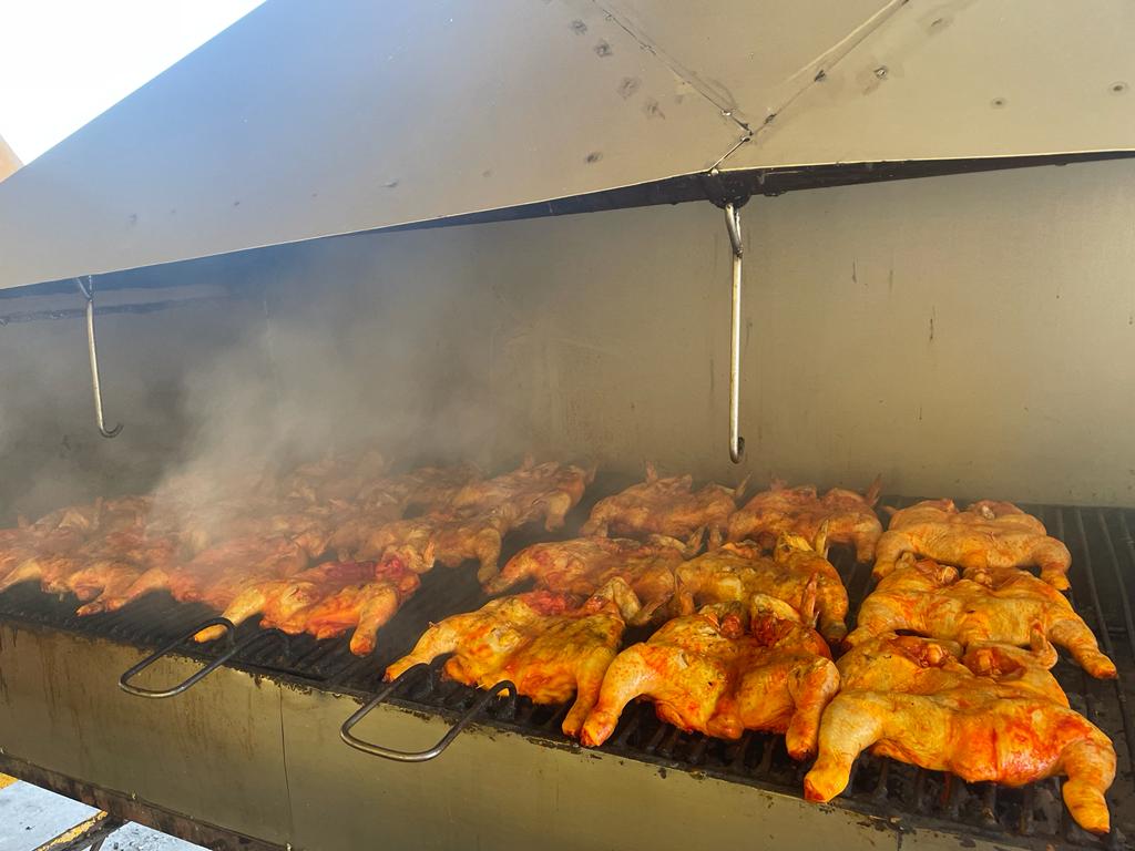 EL POLLO ROJO image 2