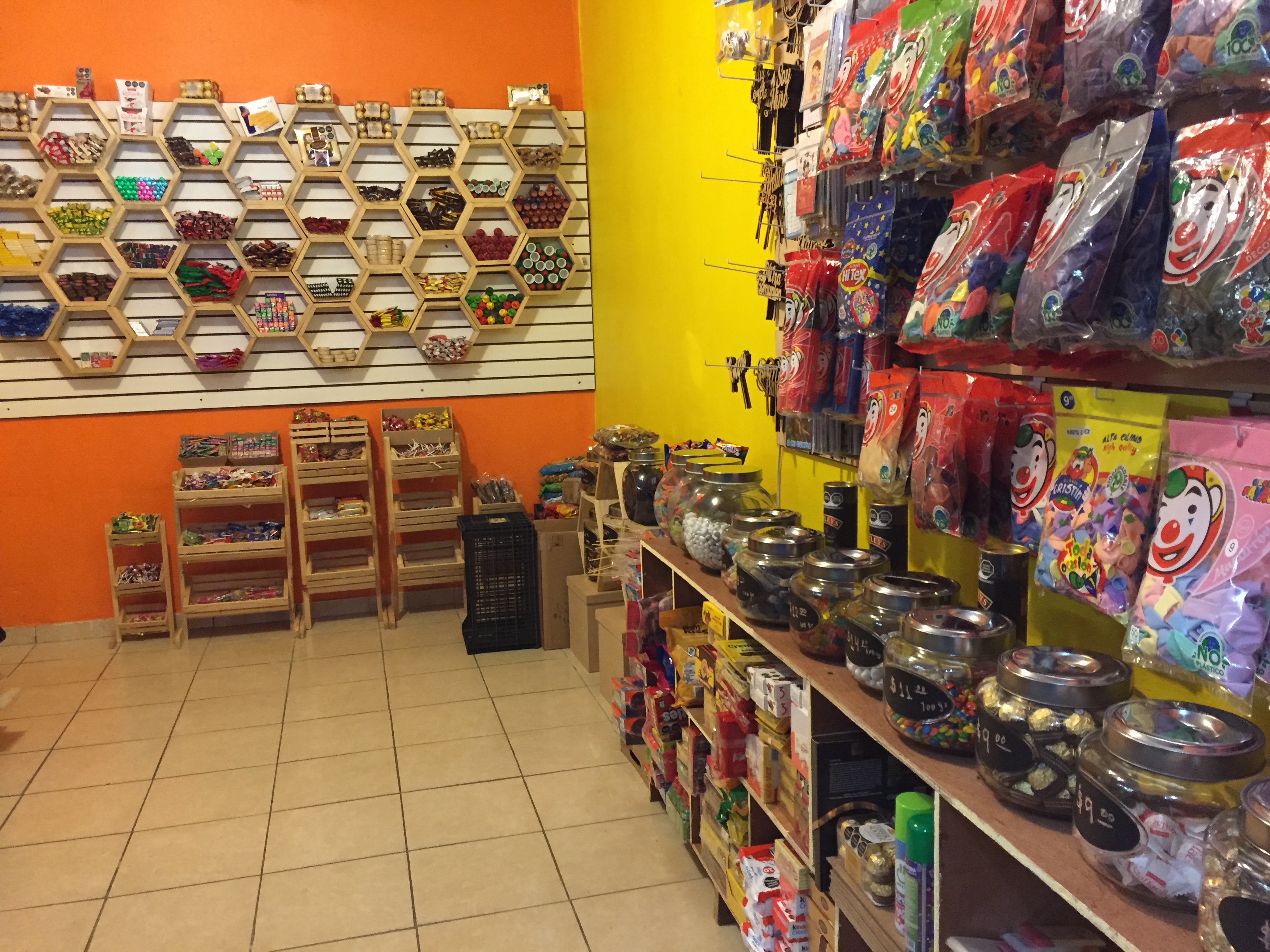 Tienda De Dulces "La Casa Del Regalo" image 5