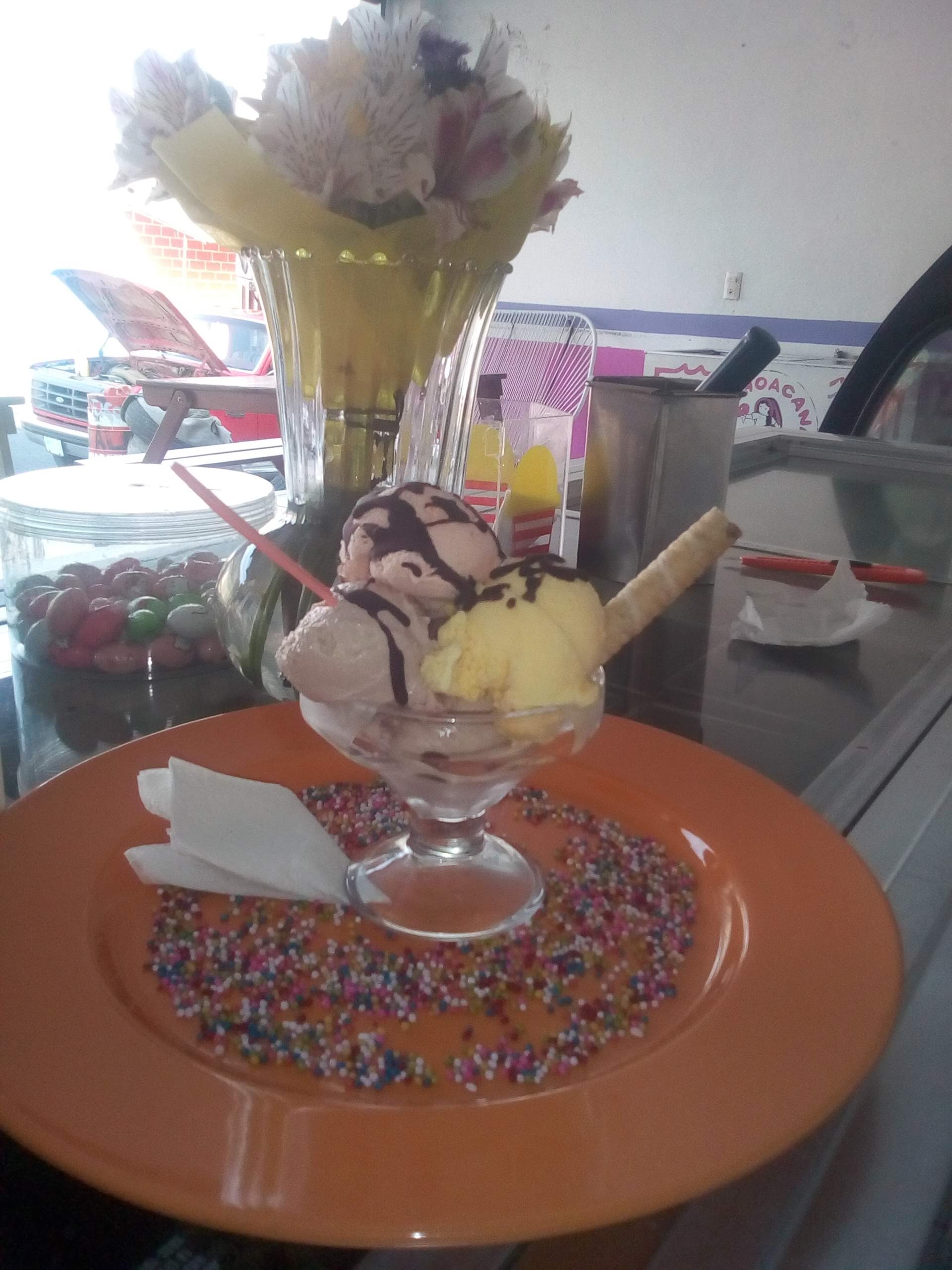 Paleteria Y Nevería "Los González" image 1