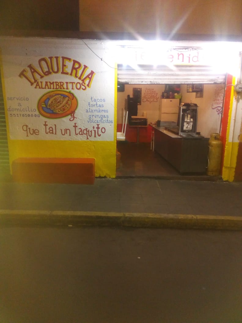 Taquería "alambritos y que tal un taquito" image 6