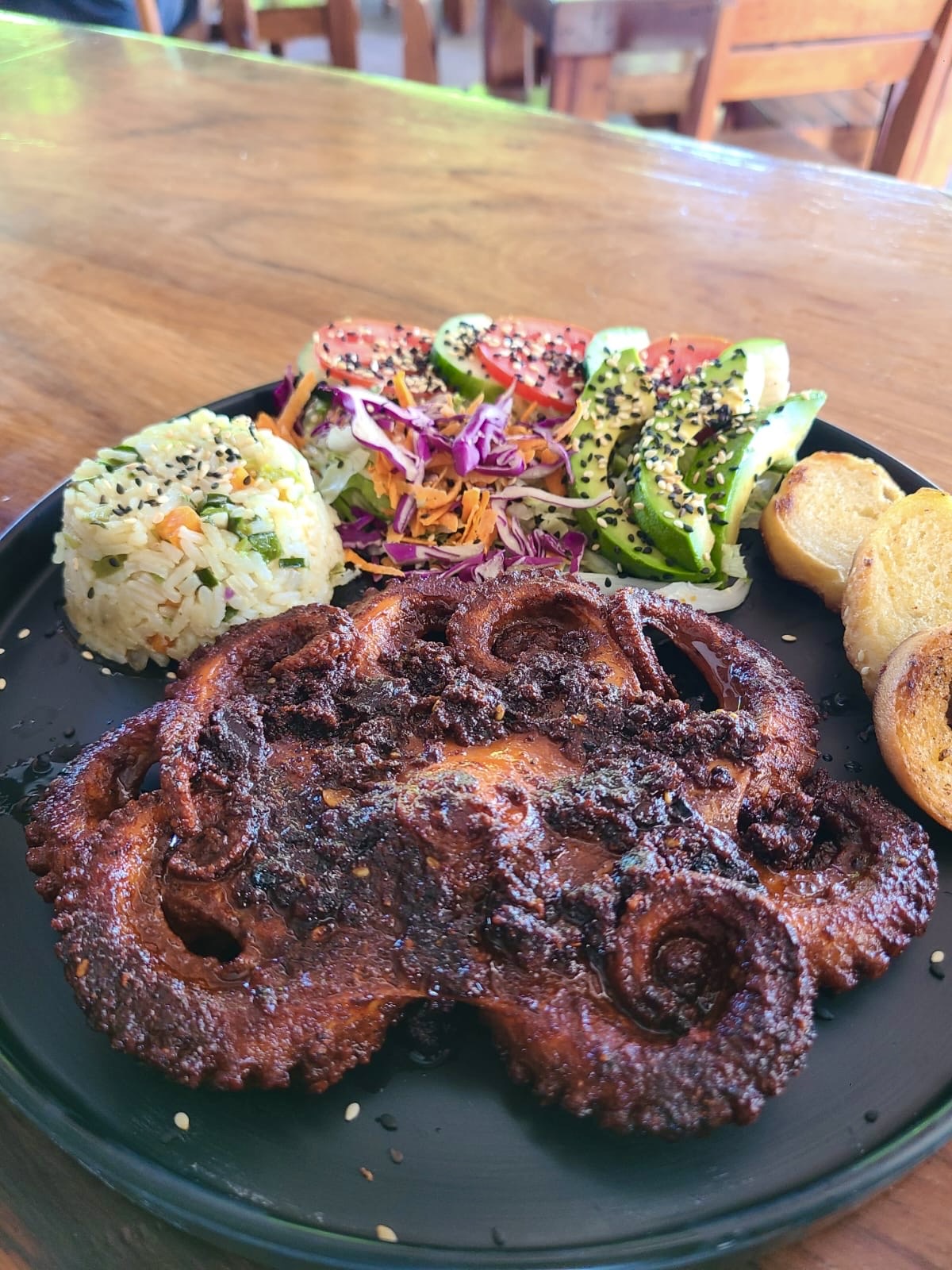 4 Vientos food & sports bar image 2