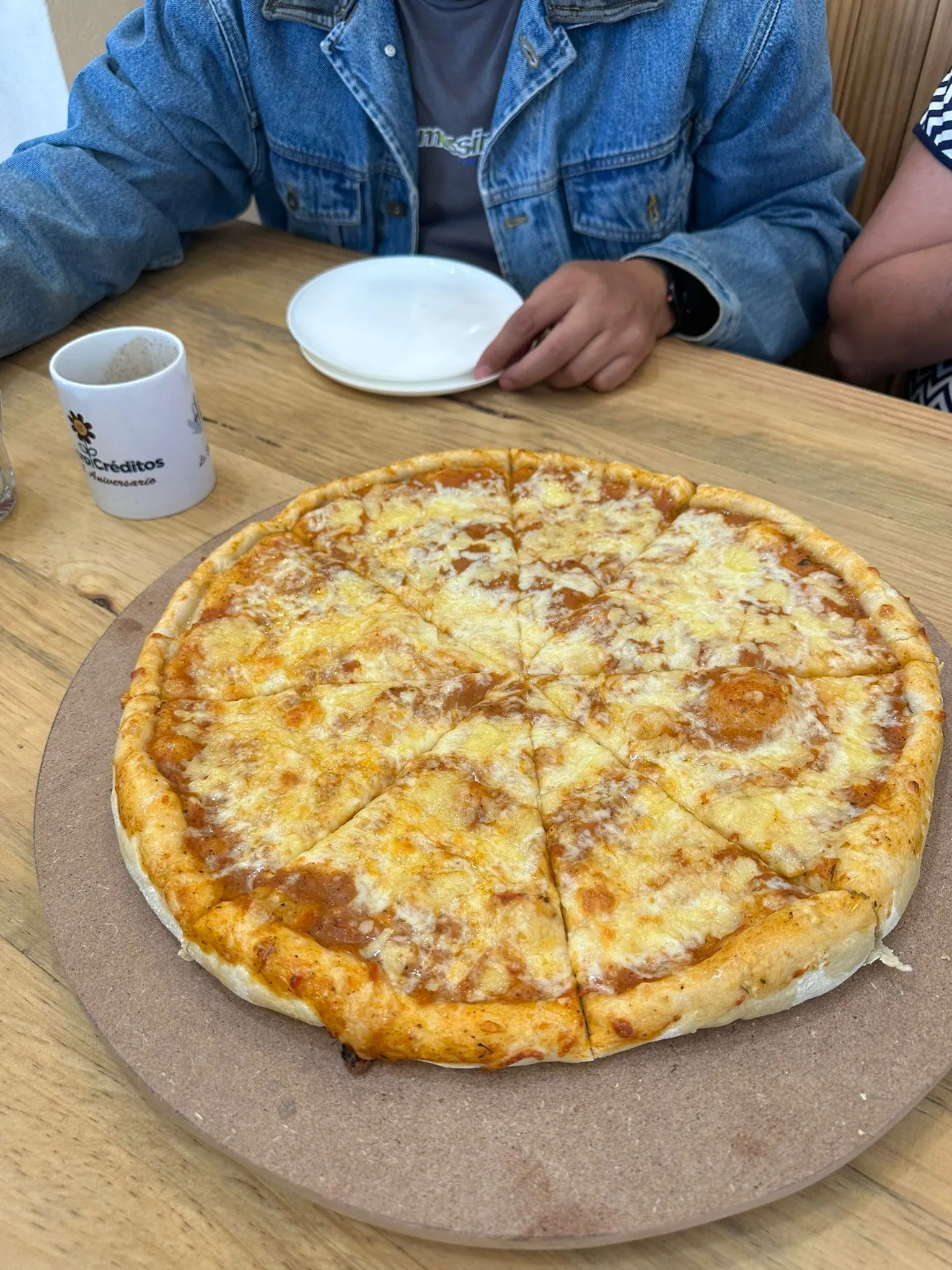 Katzen Pizza image 4