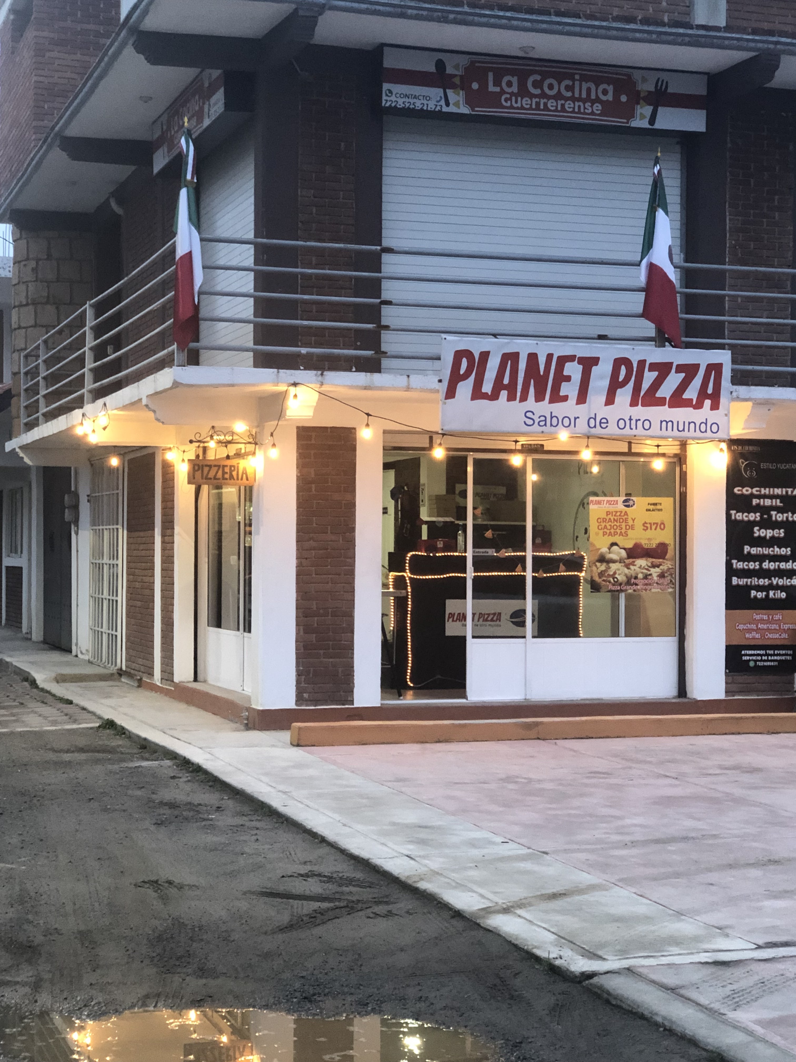 Planet Pizza image 1