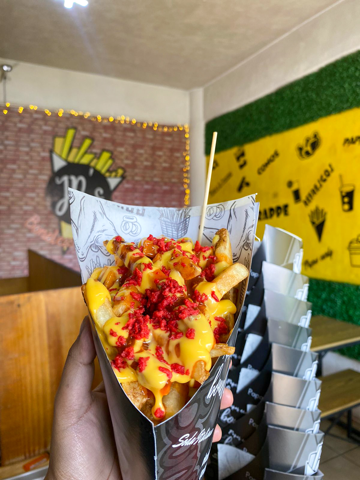 JR's Boneless & Papas image 3