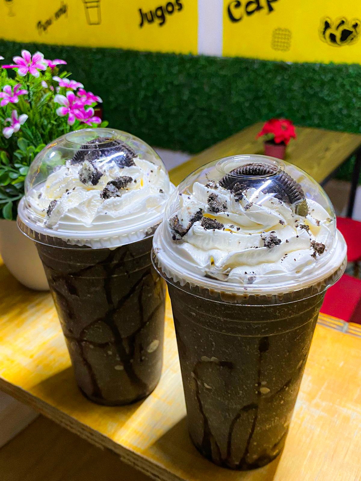 JR's Boneless & Papas image 4