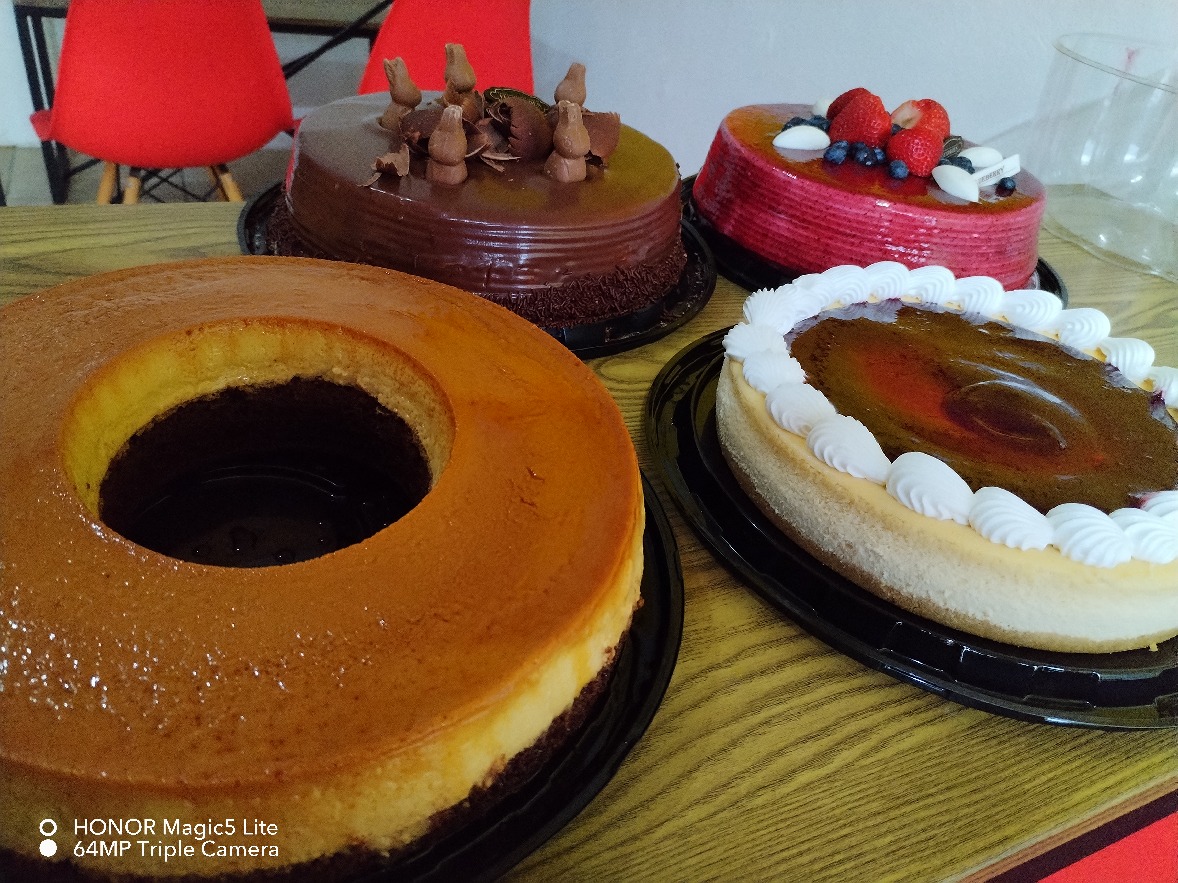 JR's Boneless & Papas image 8