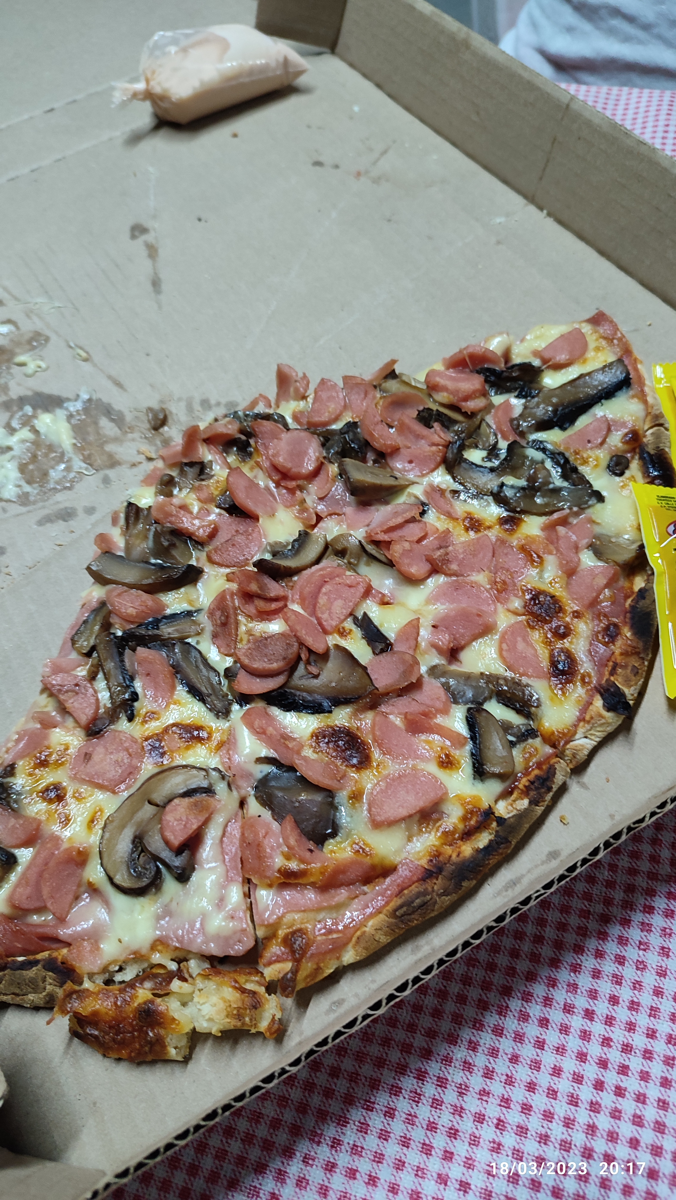 Pizzeria 3 Hermanos image 2