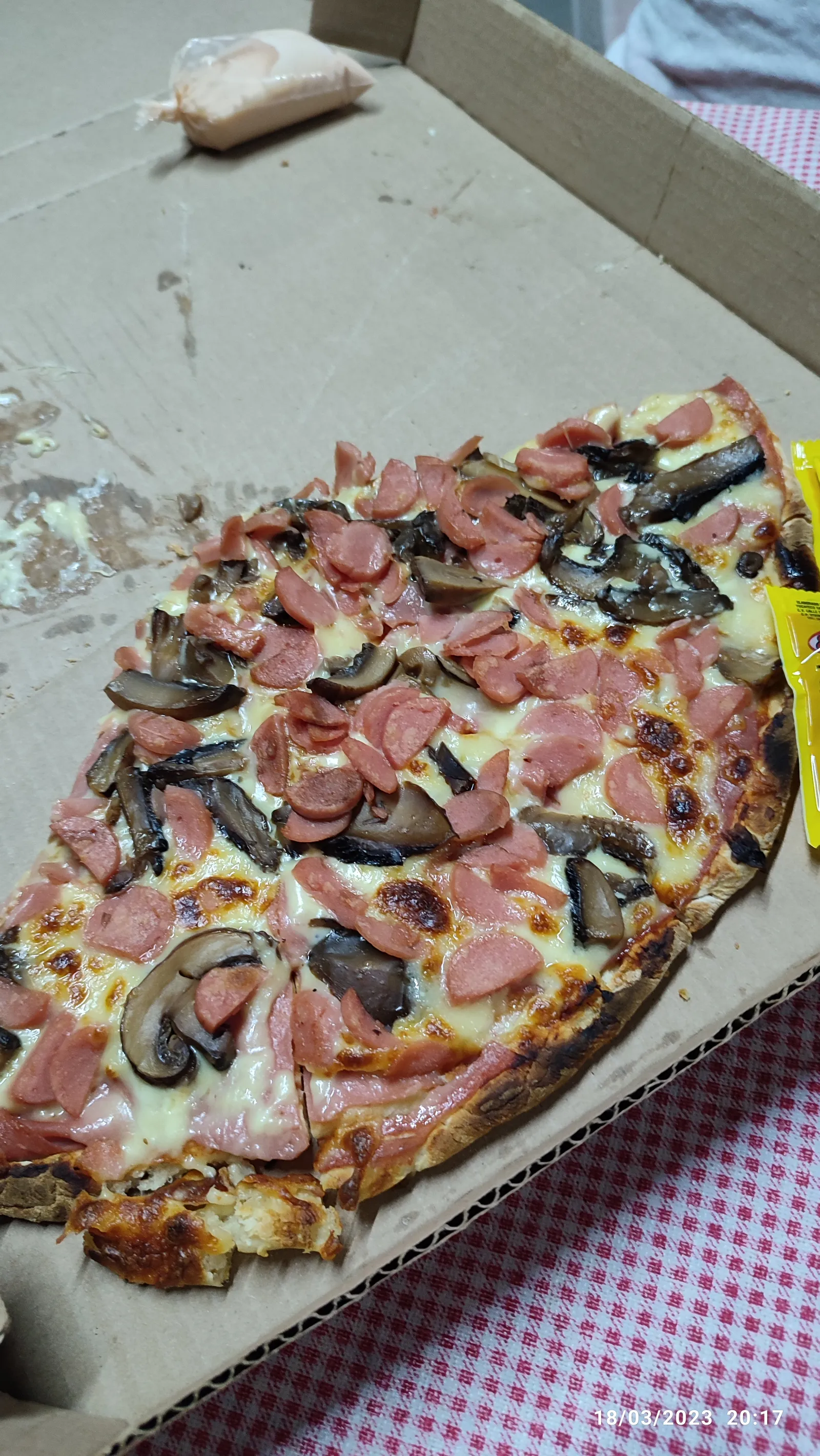 Pizzeria 3 Hermanos image 2