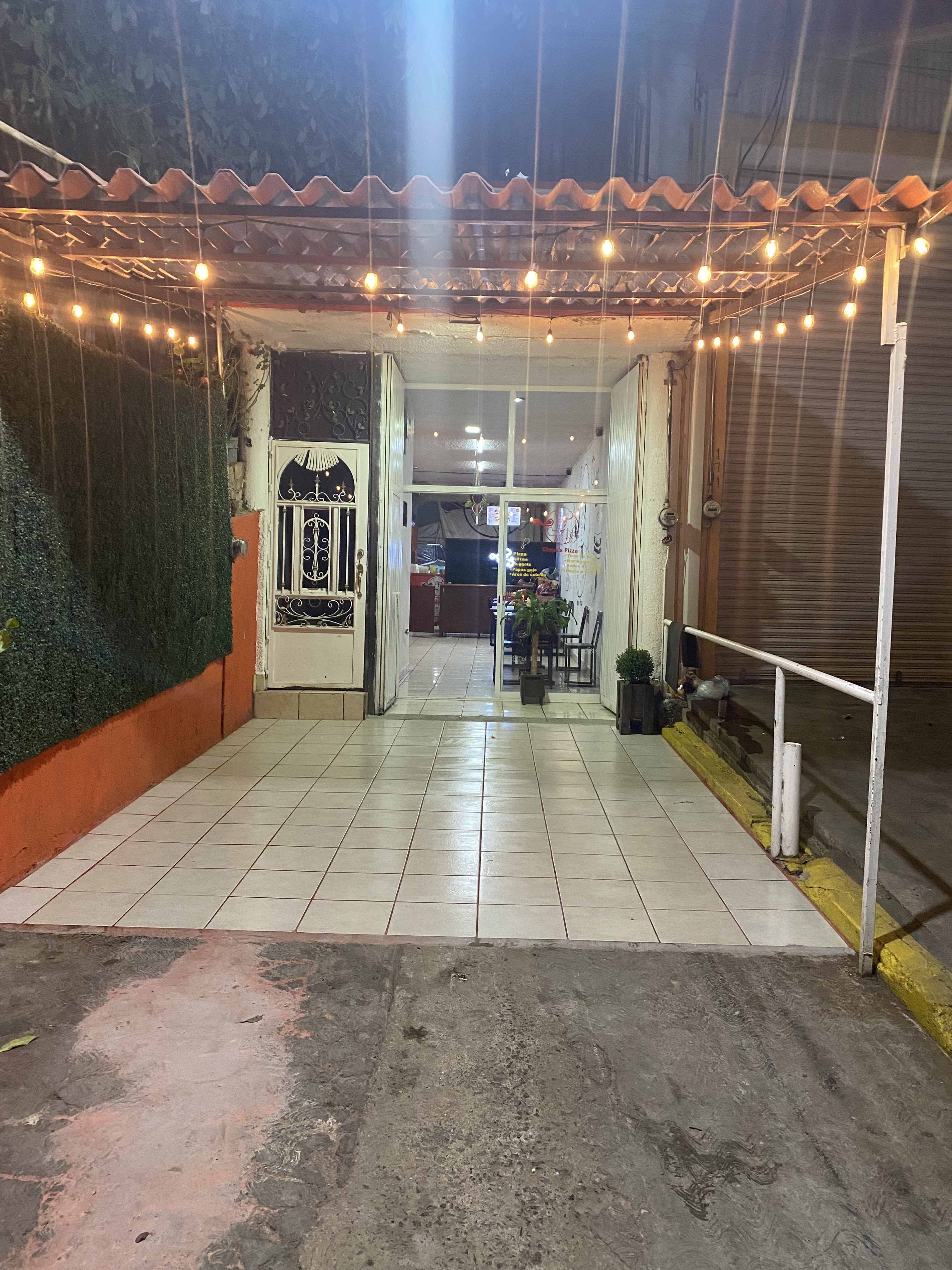 Chepos's Pizza image 2