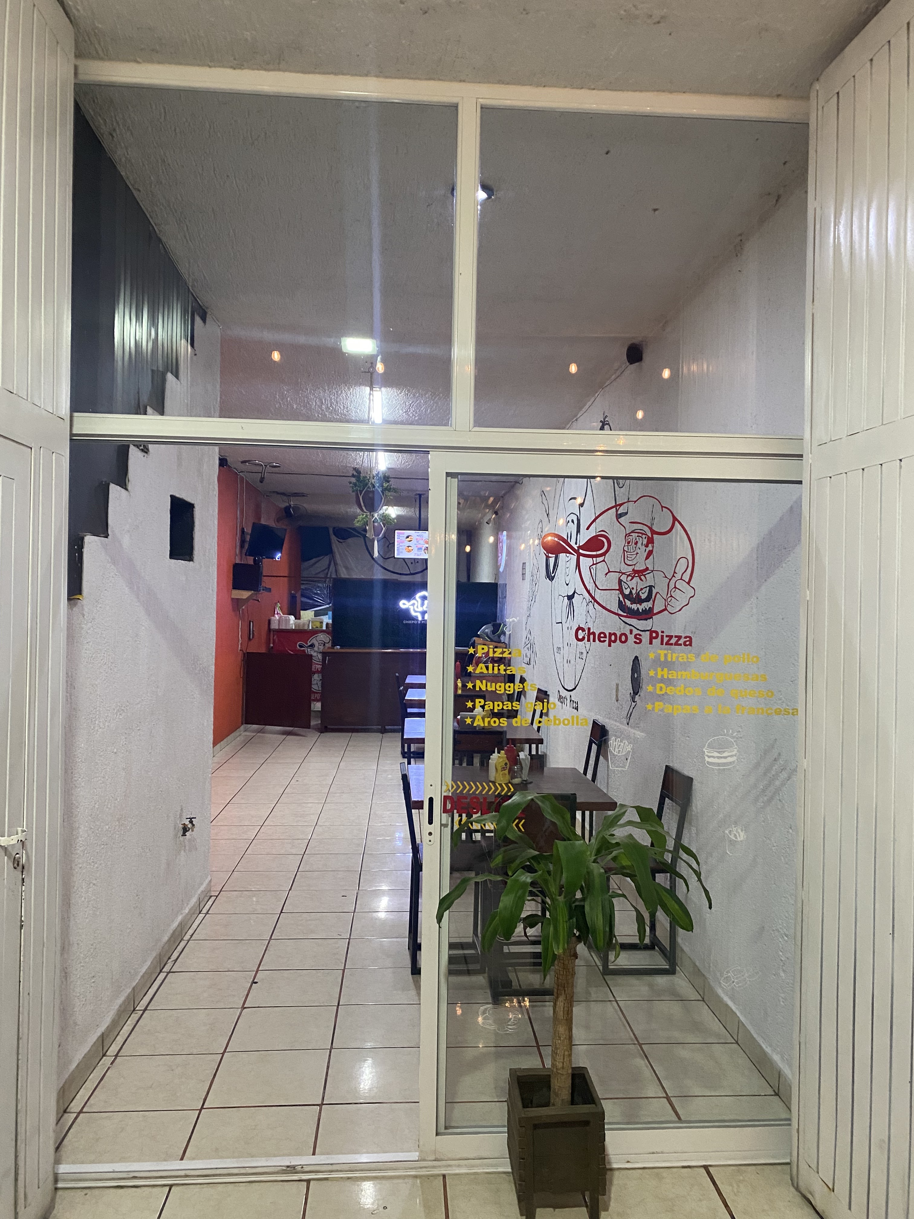 Chepos's Pizza image 5