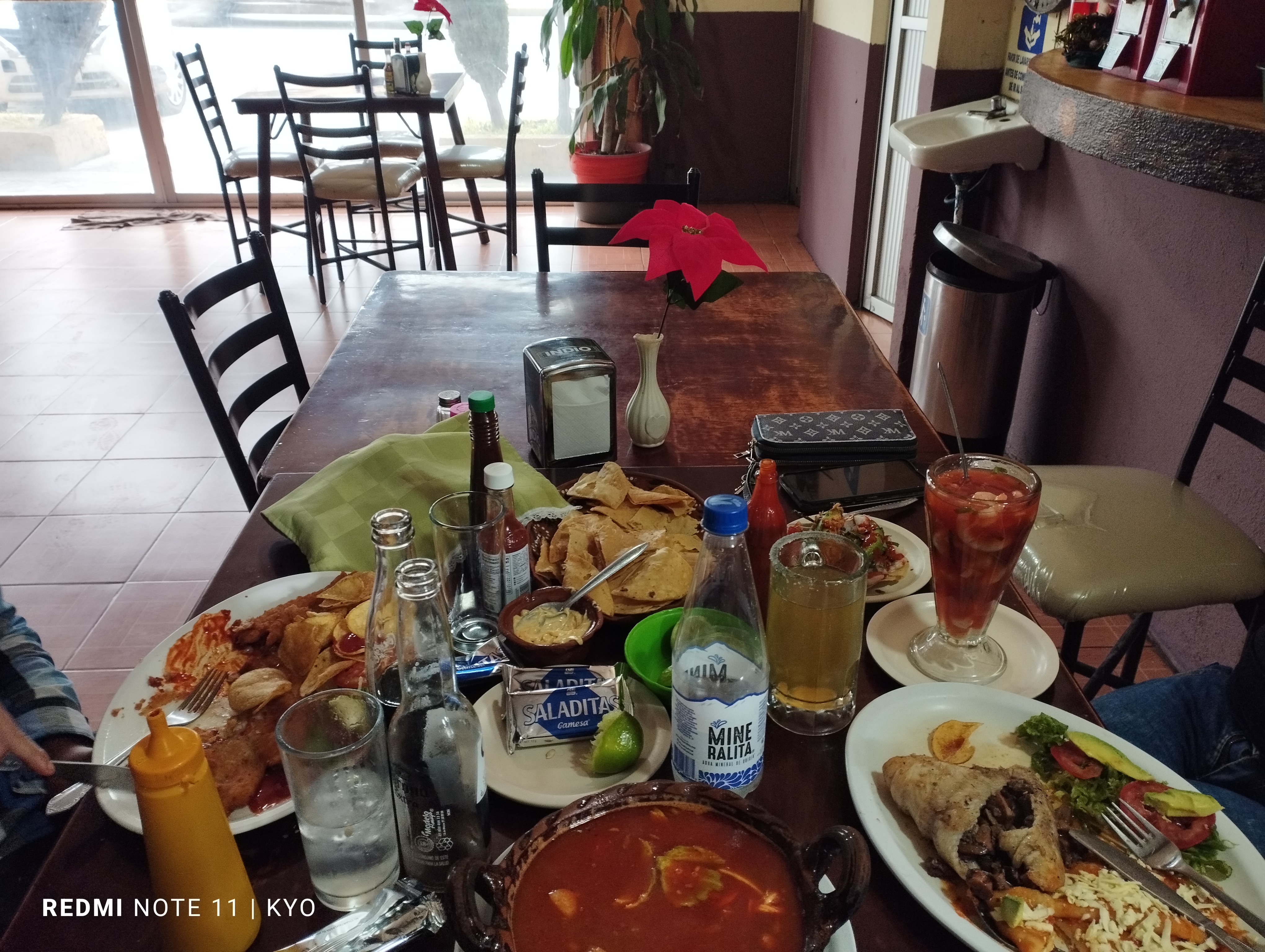 Mariscos "Los Veracruzanos" image 8