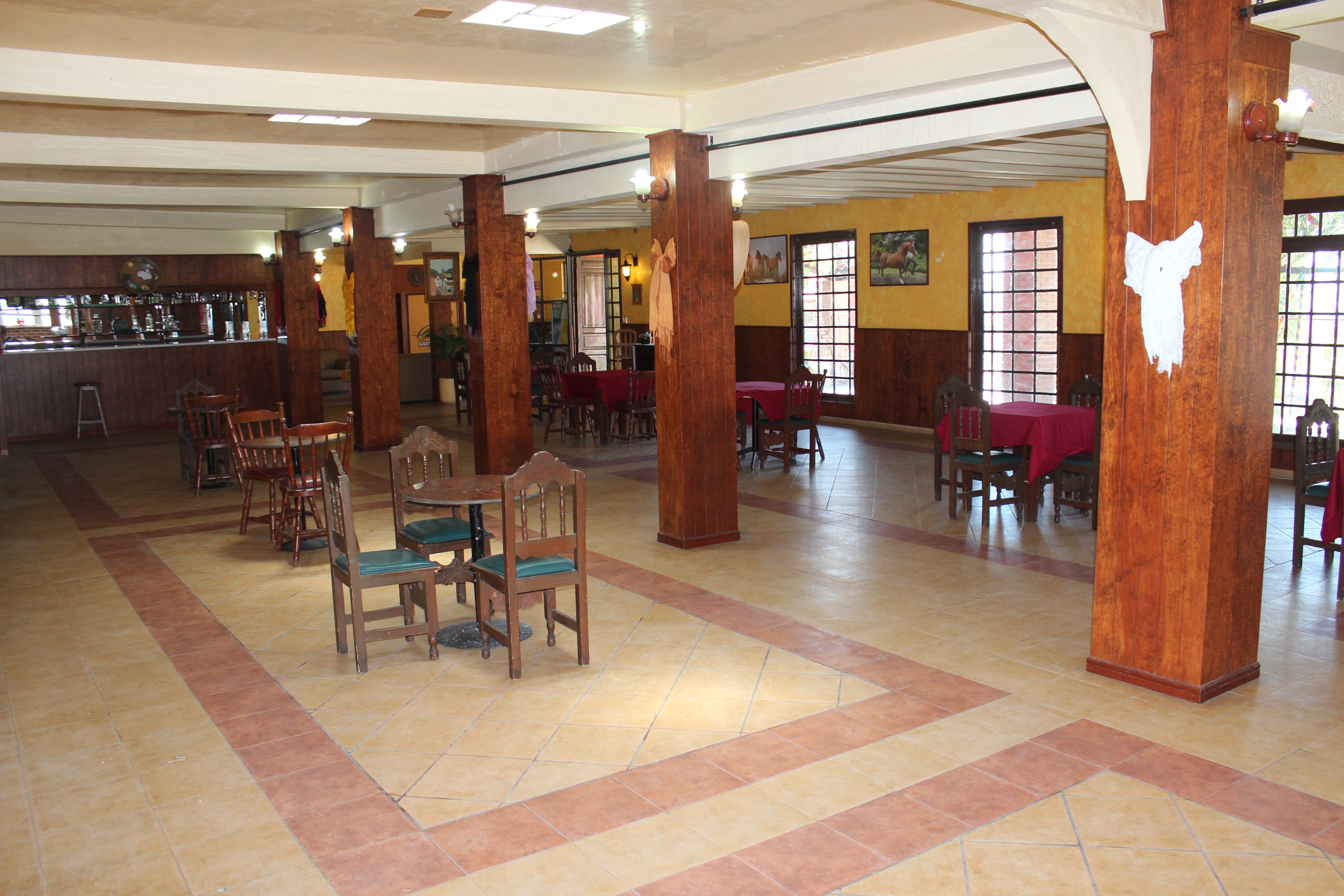 El Corcel Salón image 2