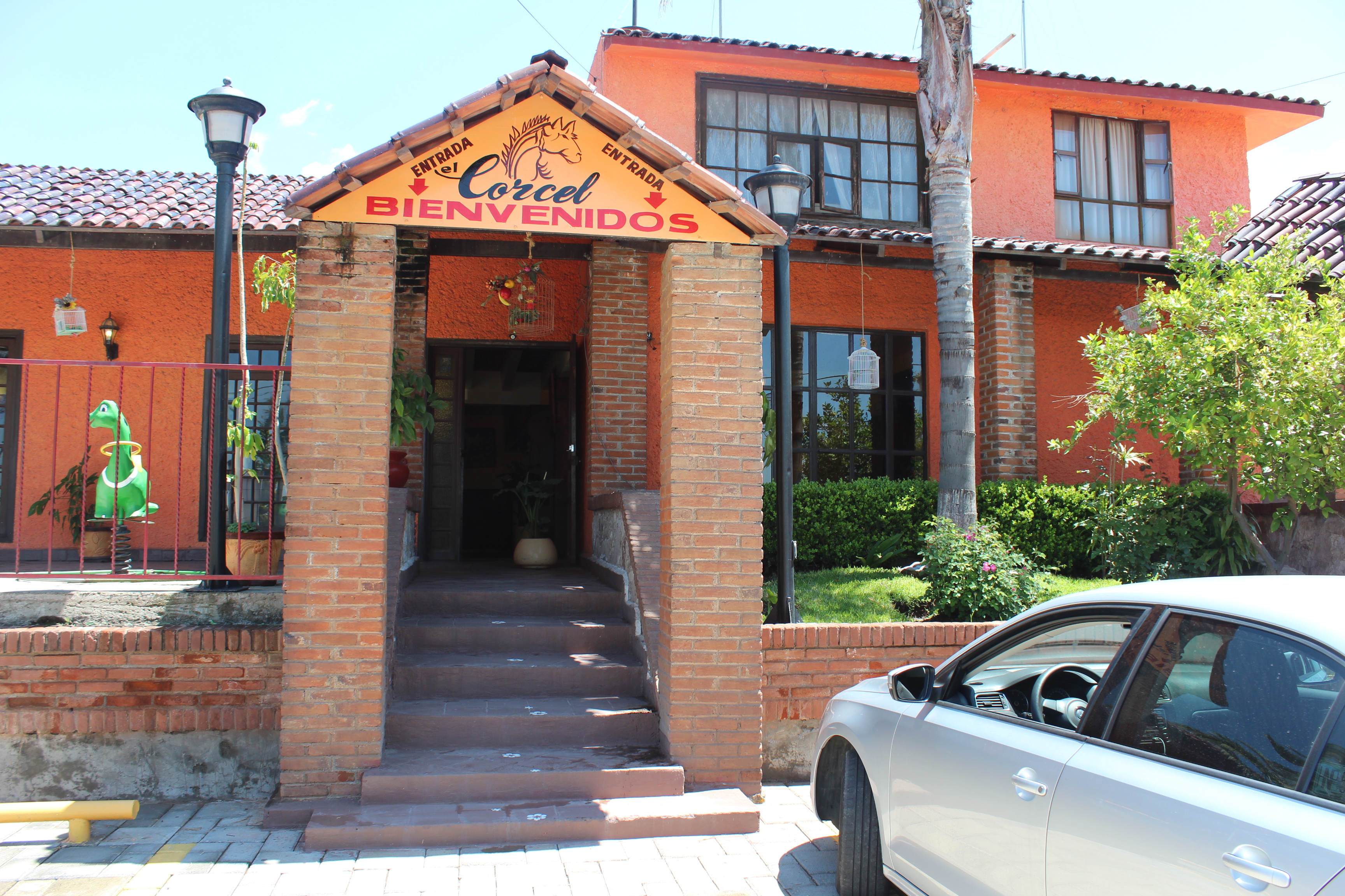 El Corcel Salón image 3