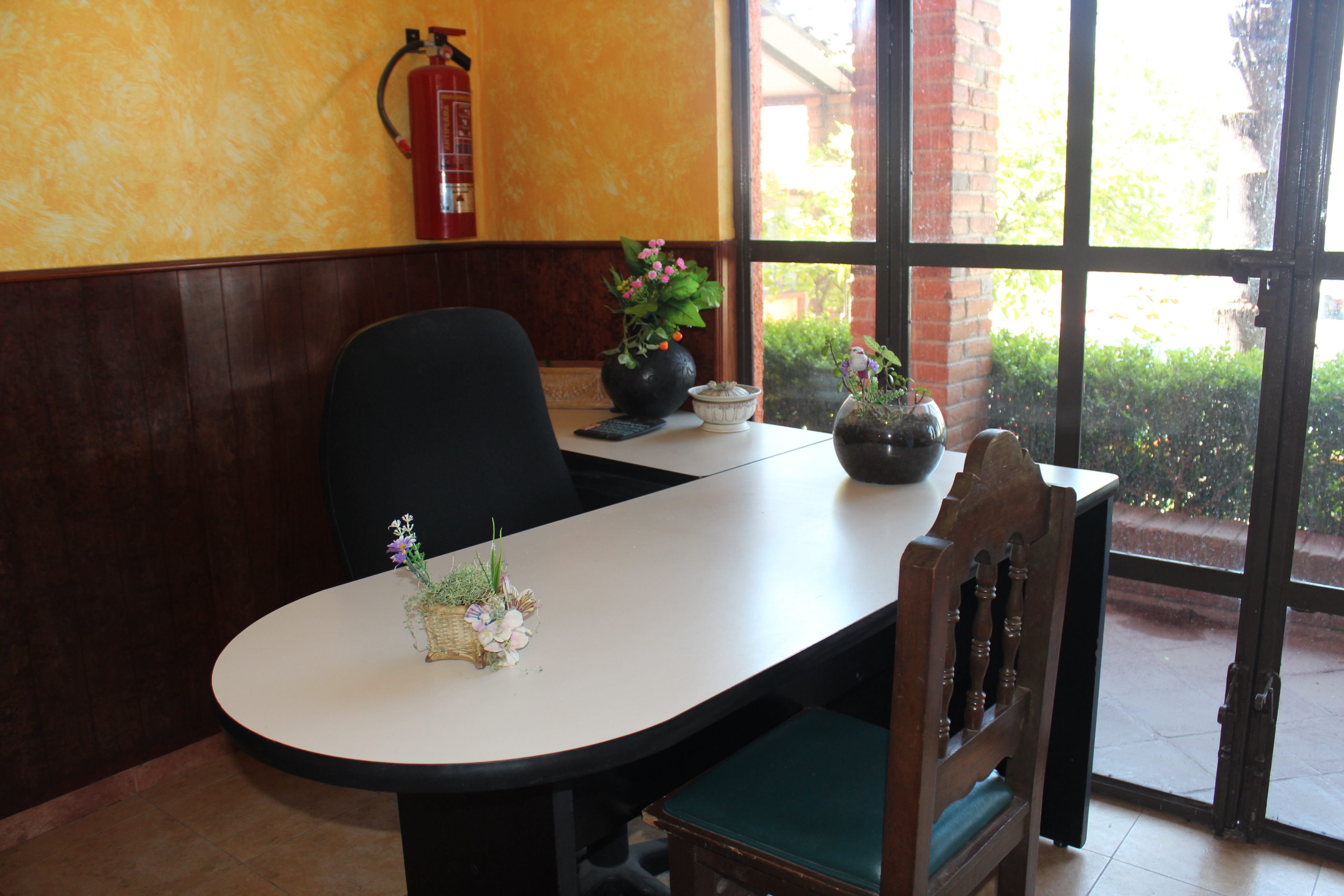 El Corcel Salón image 9