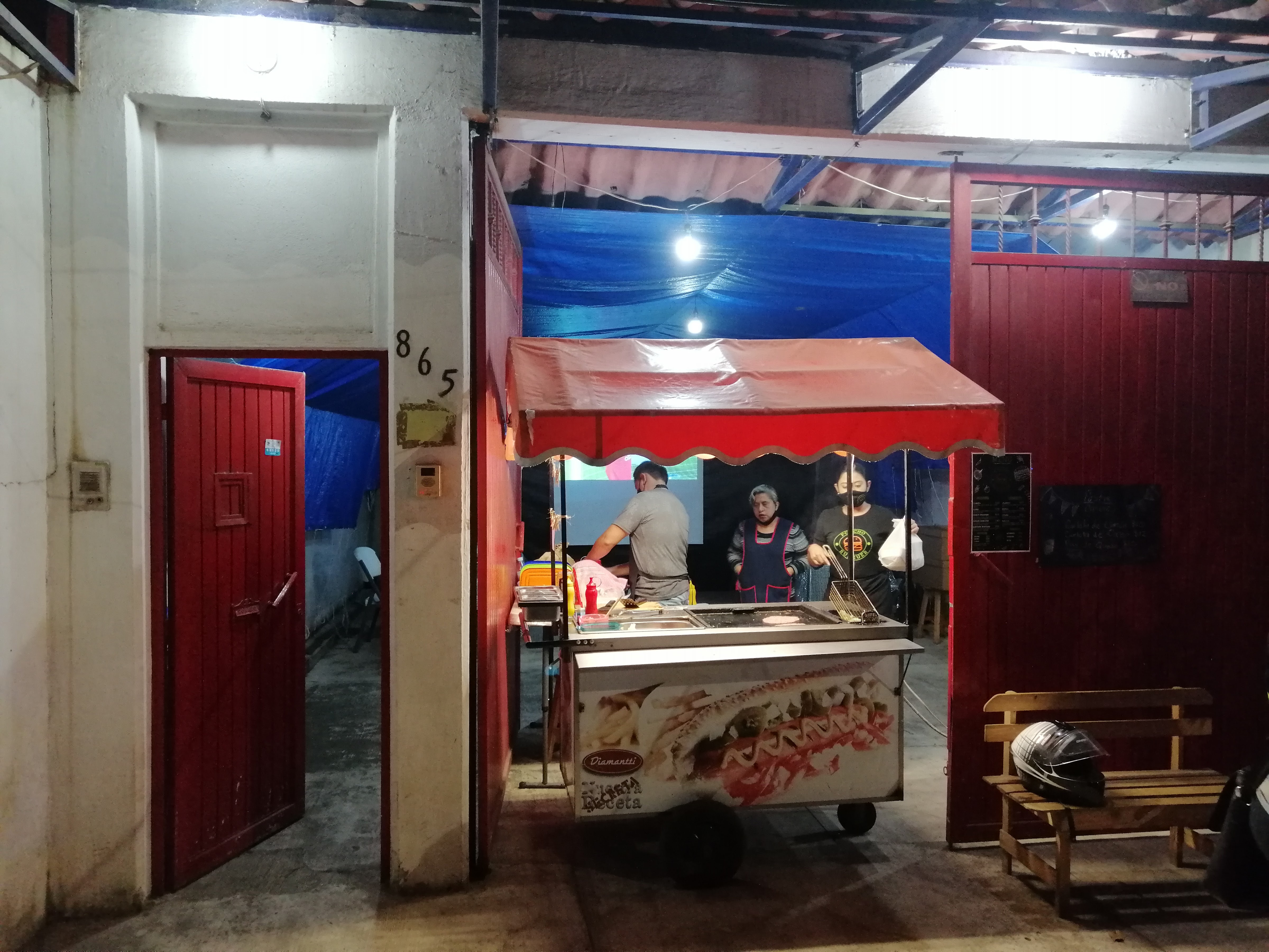 Poncho Burguer image 6