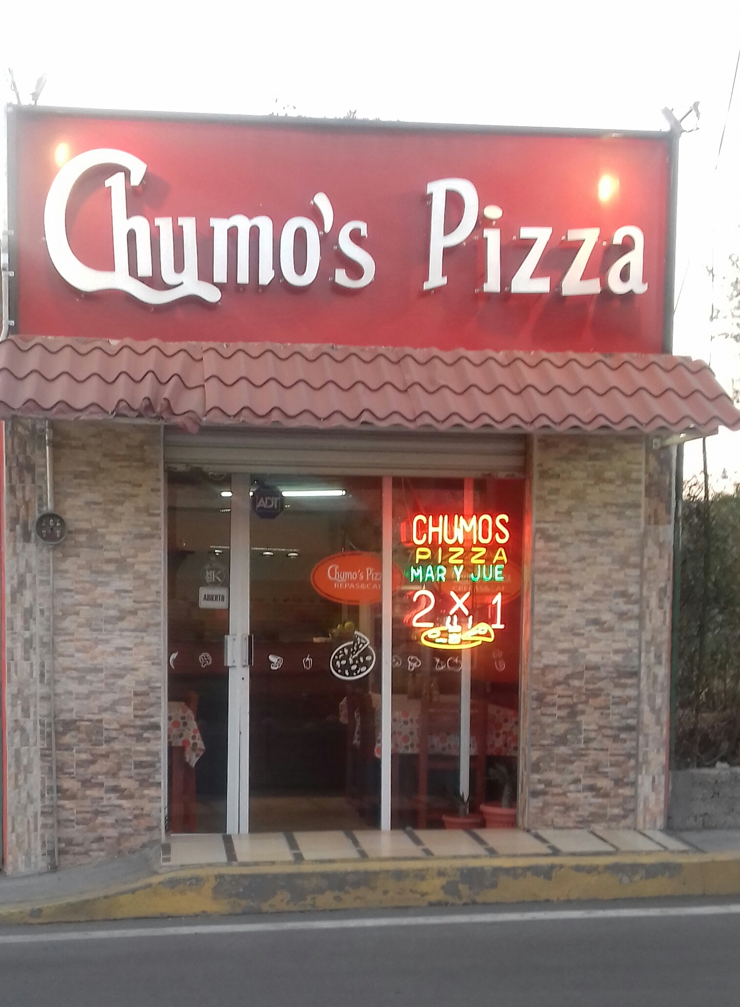 CHUMO'S PIZZA image 3