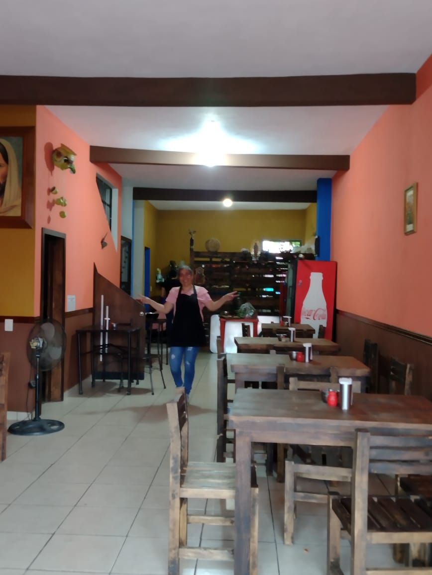 Taquería "Los de Enfrente" image 9