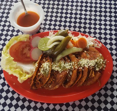 Enchiladas Y Doraditos Mary image 2
