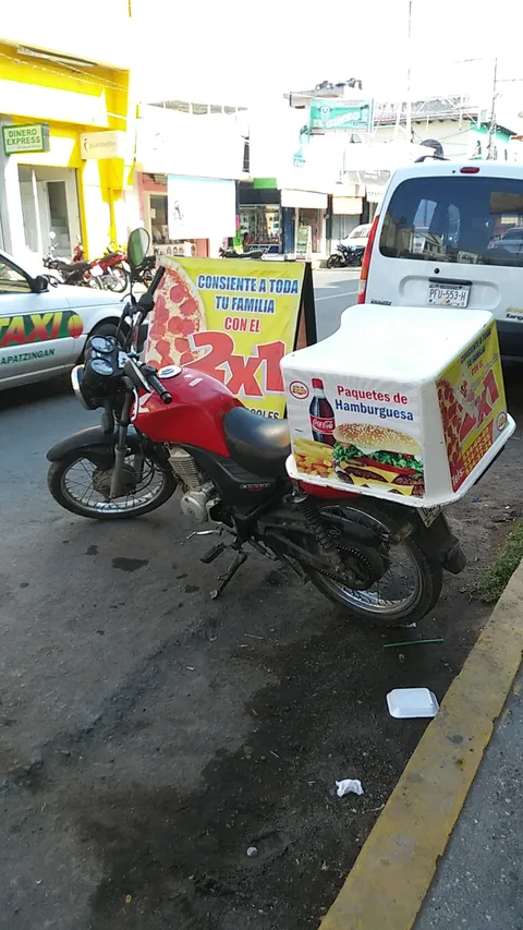 Mac Ricos Pizza image 3