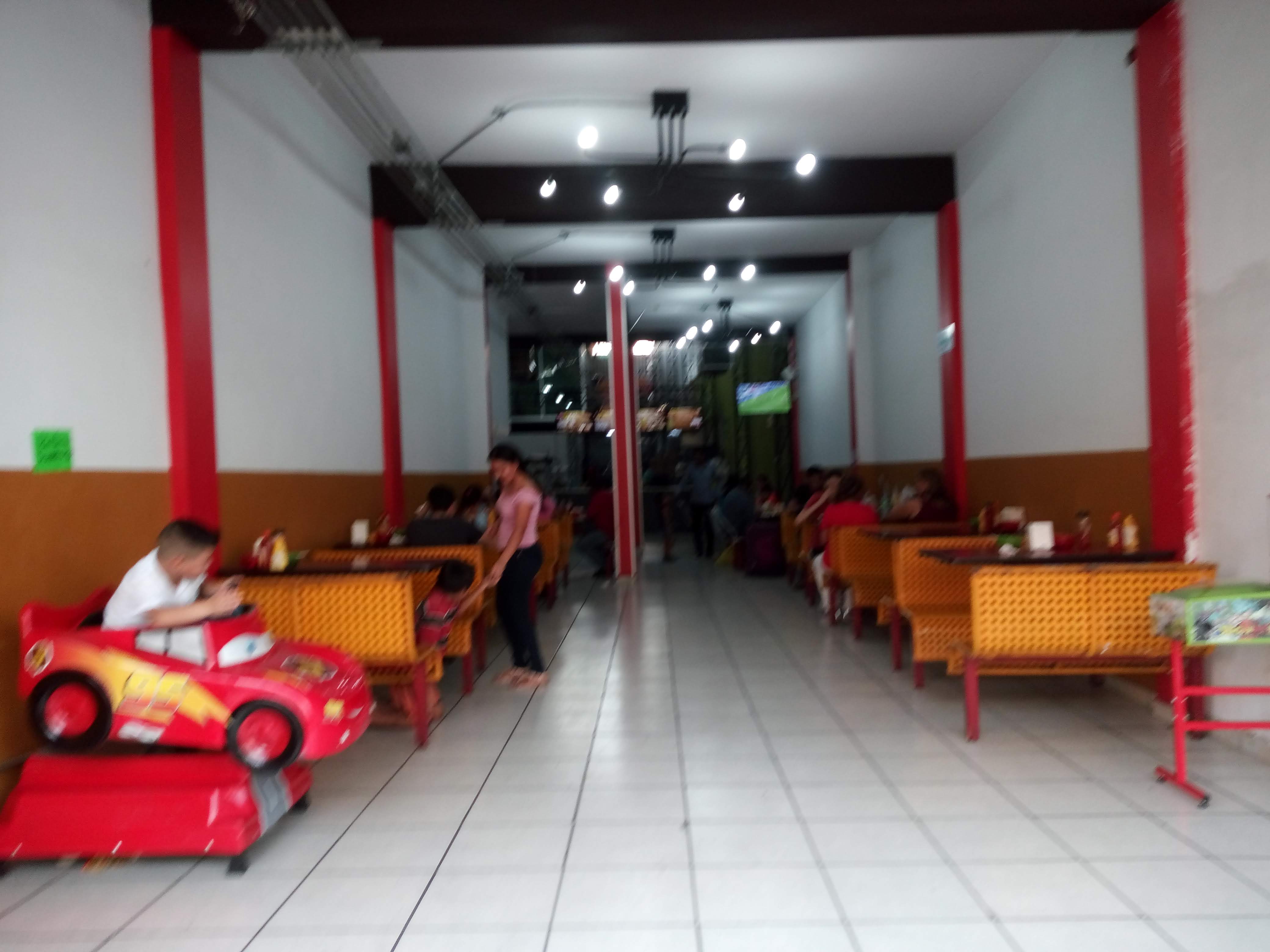 Mac Ricos Pizza image 4