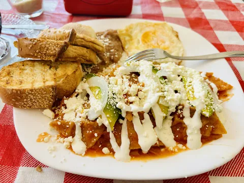 Tacos y tortas ahogadas Gustoff image 1