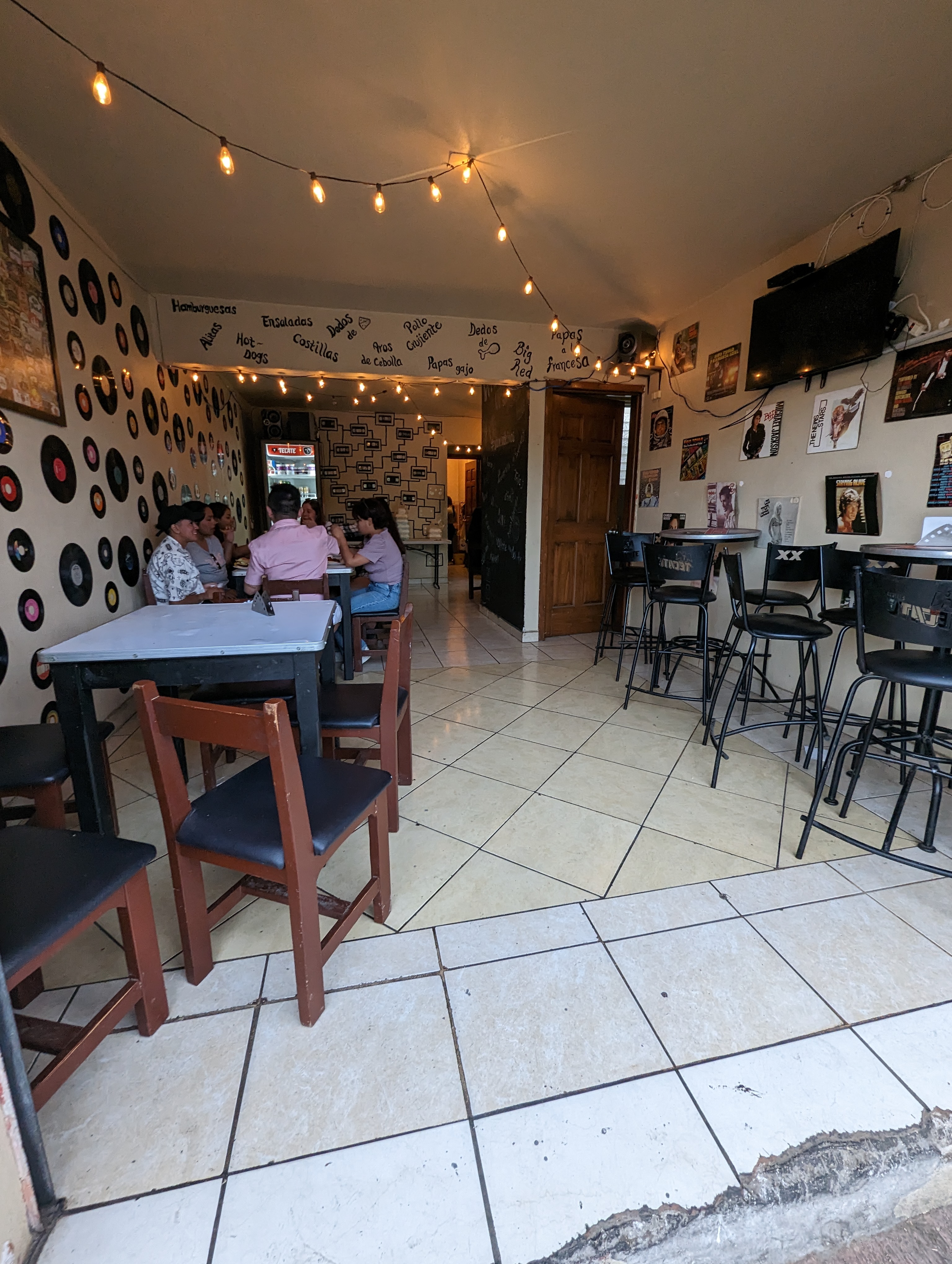 What's up wings Boulevard image 3