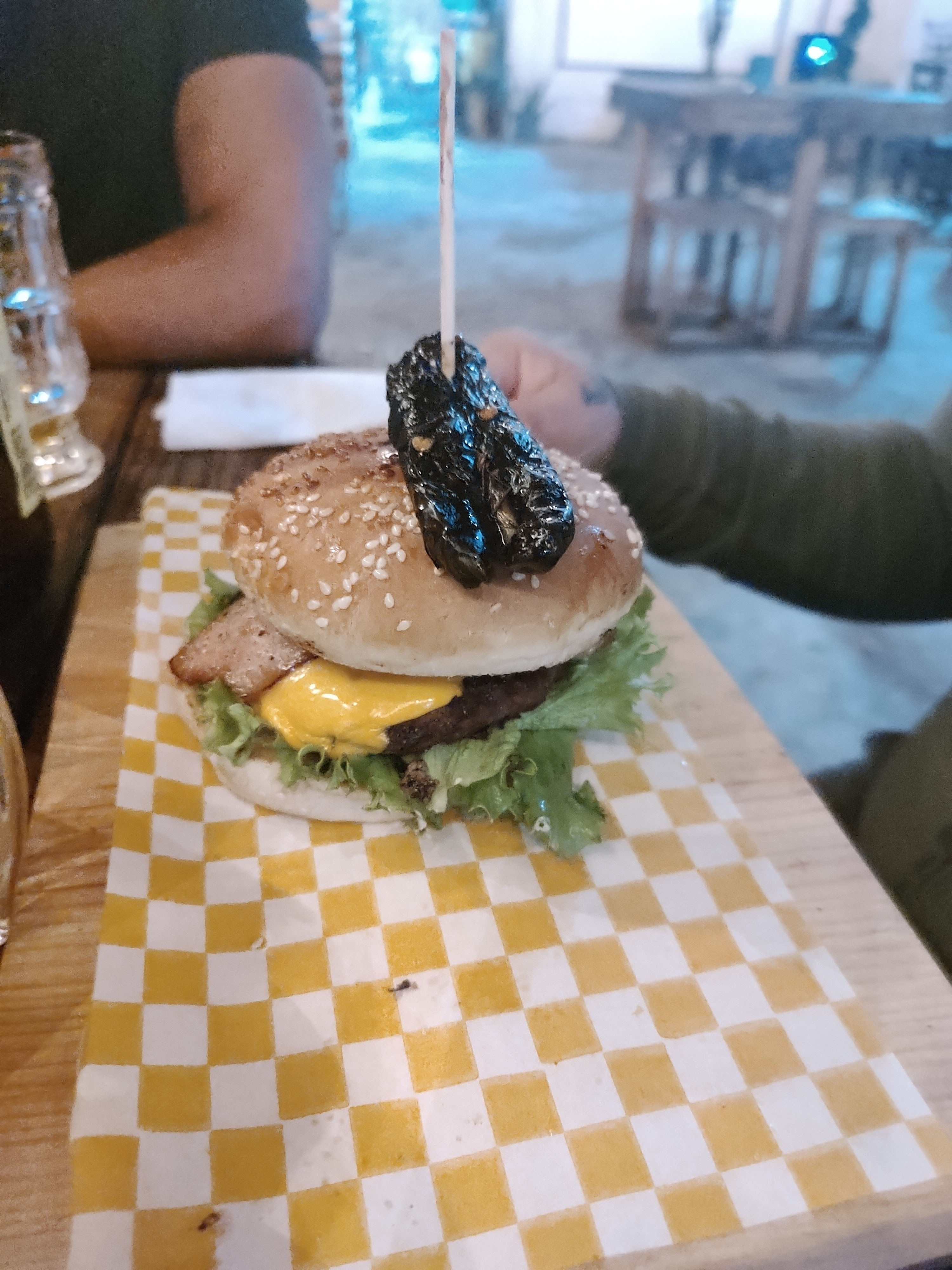 La Oficina Bar & Grill image 6
