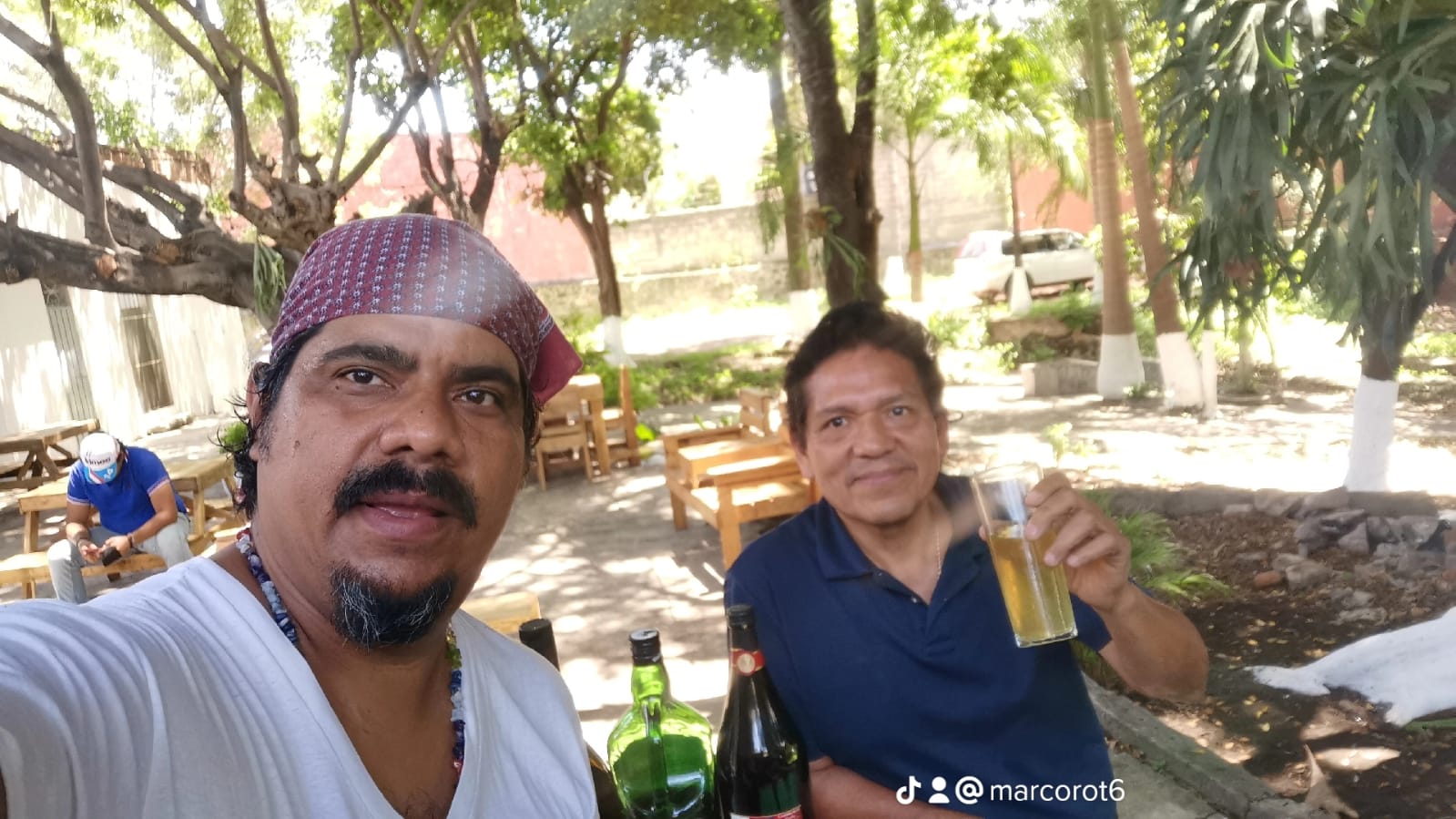 La Oficina Bar & Grill image 7