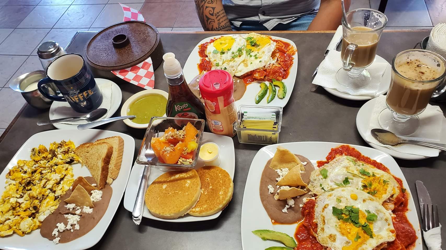 Encinos Café&Bistro image 6