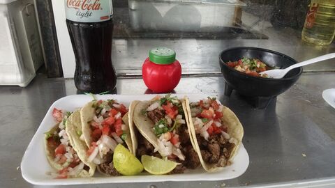 Taquería La Diferente image 1