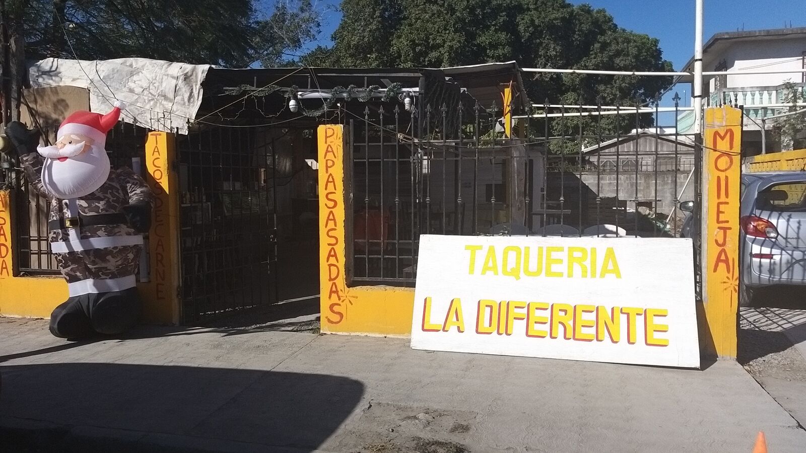 Taquería La Diferente image 2