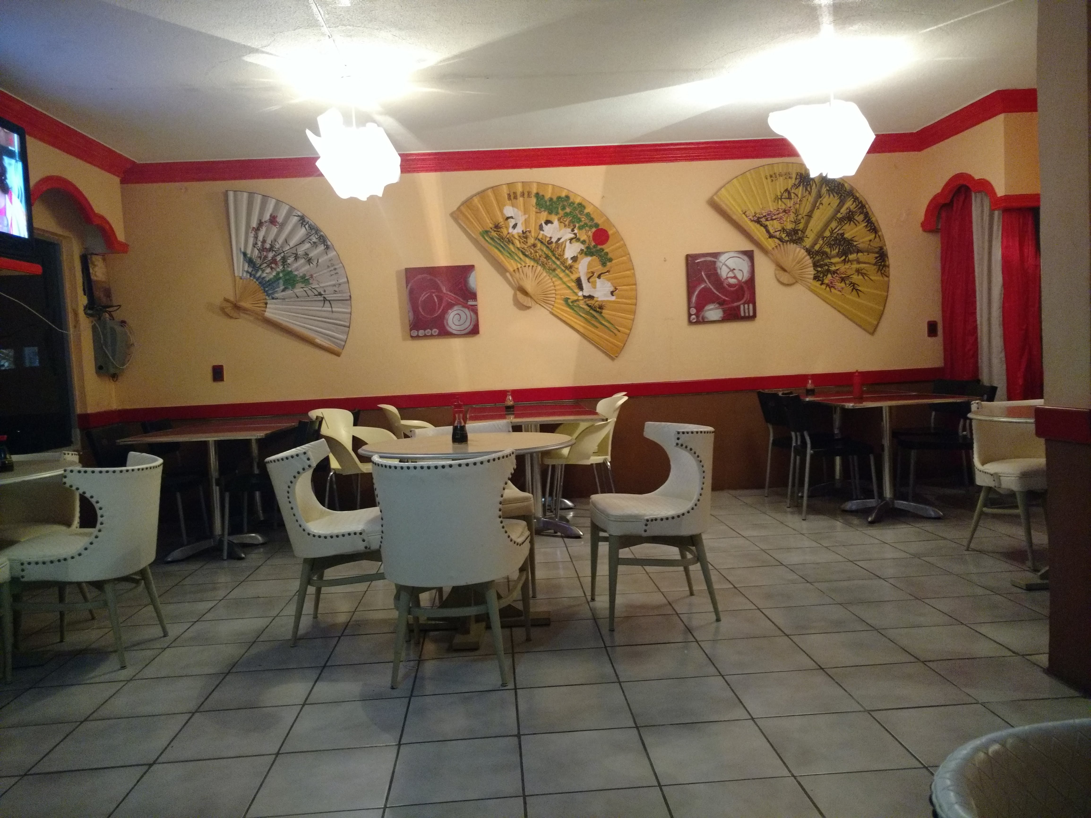 Tomodachi Sushi Restaurant image 1