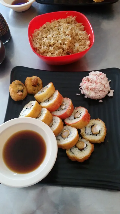 Tomodachi Sushi Restaurant image 5